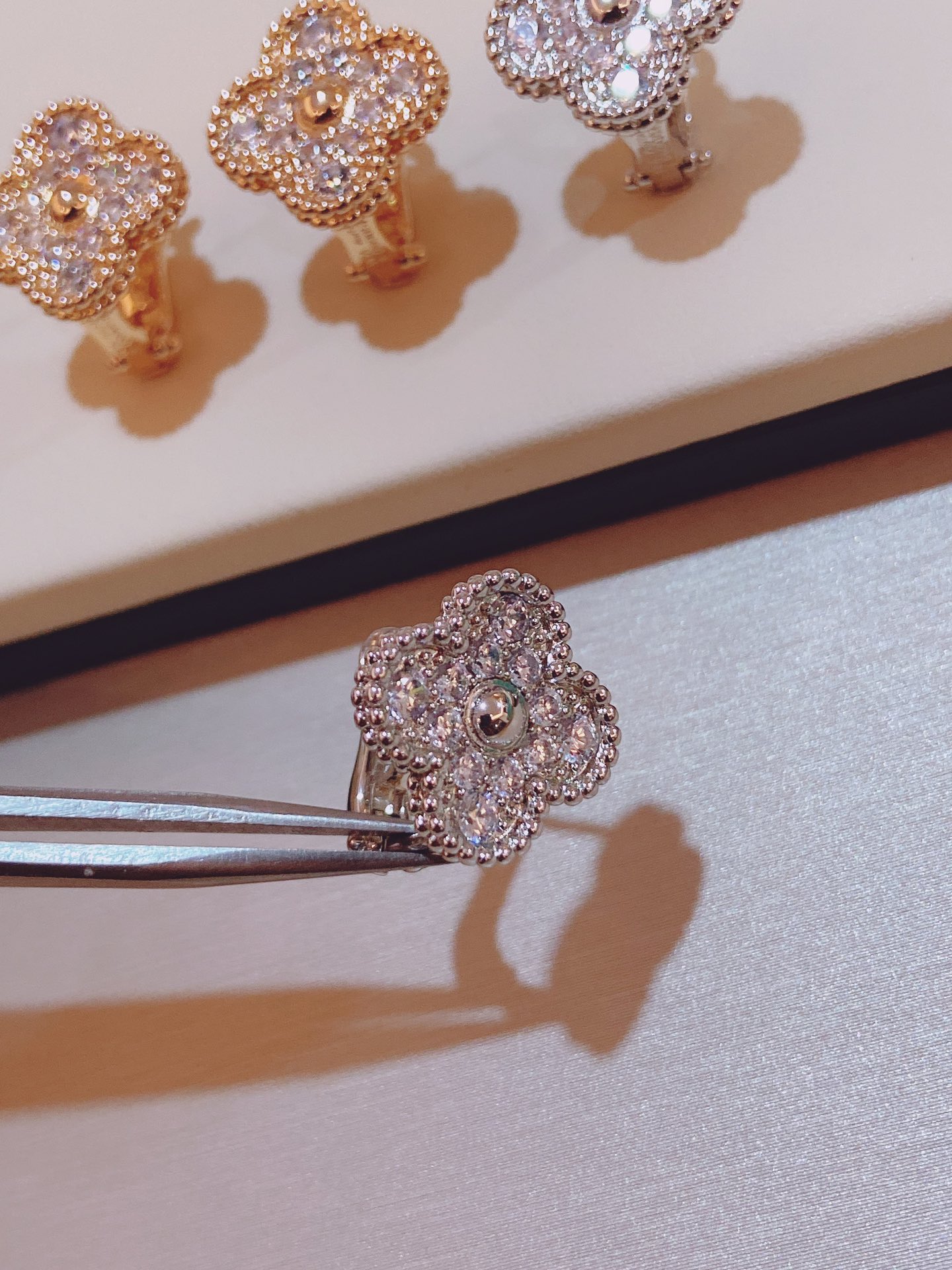 Alhambra 1 Motif Earrings with Full Diamonds