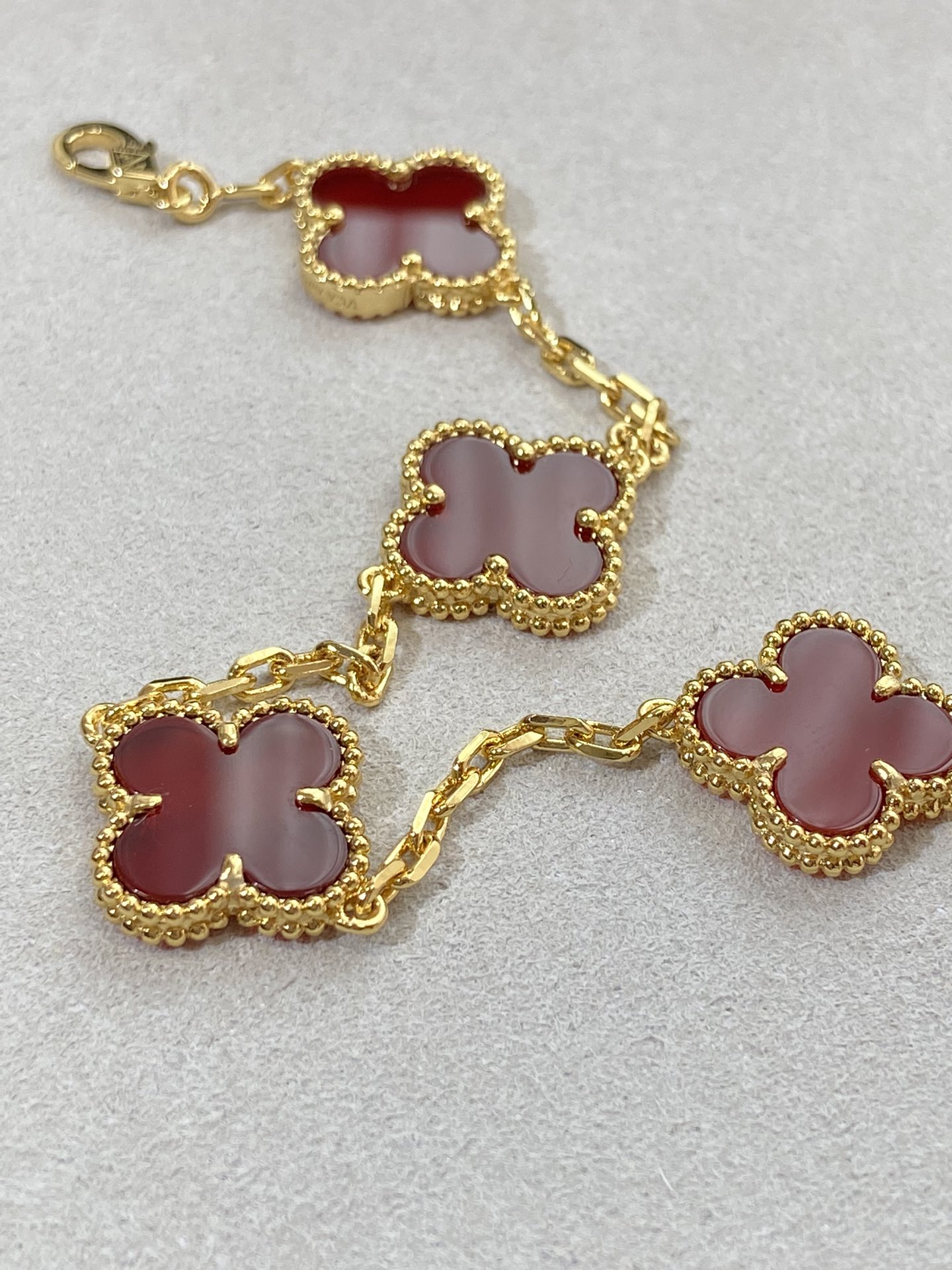1.Alhambra Red Carnelian 5 motifs Bracelet