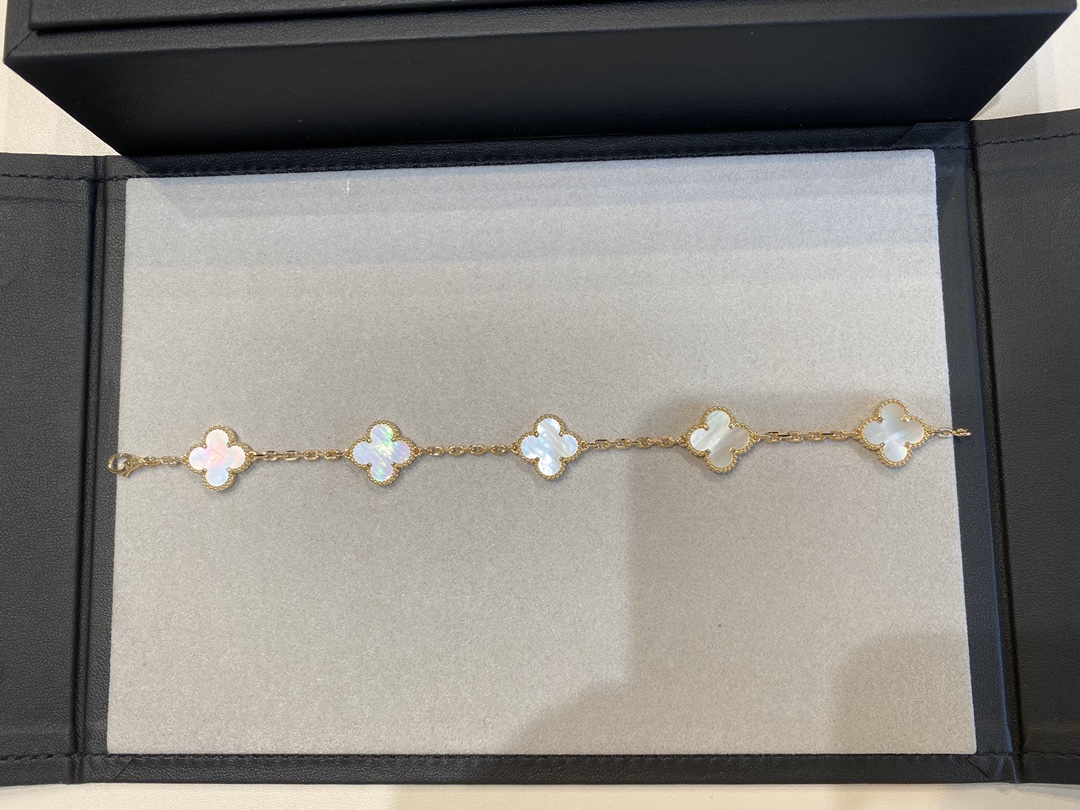 1.Alhambra Mother-of-pearl 5 motifs Bracelet