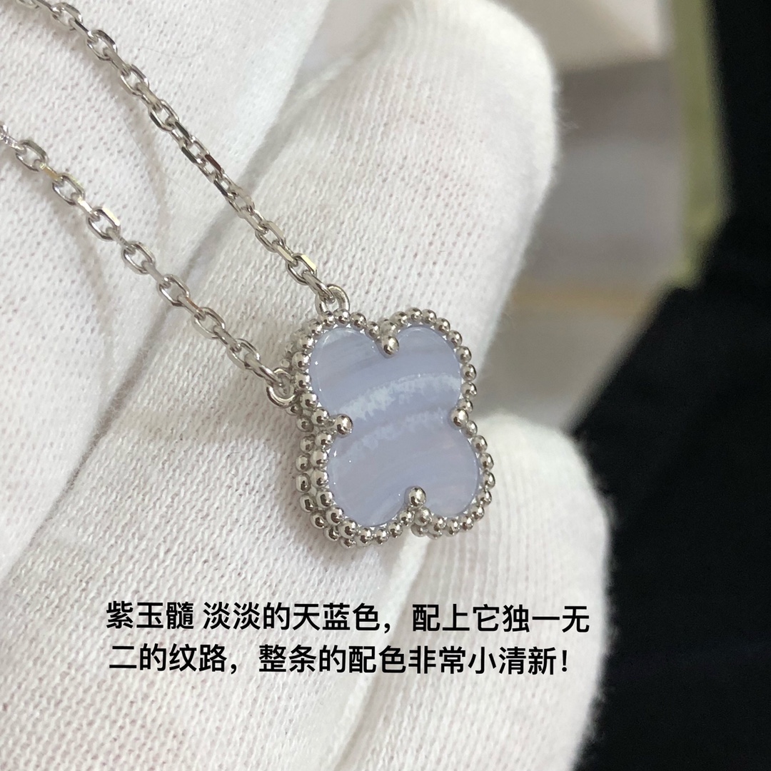 Alhambra Chalcedony 1 motif Necklace
