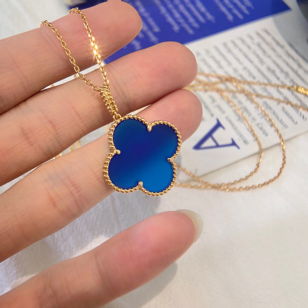 Magic Alhambra 1 motif Agate long necklace