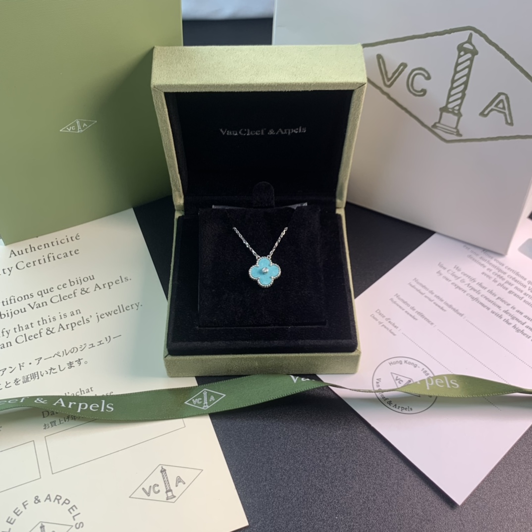 Alhambra Turquoise Pendant Necklace with Diamond