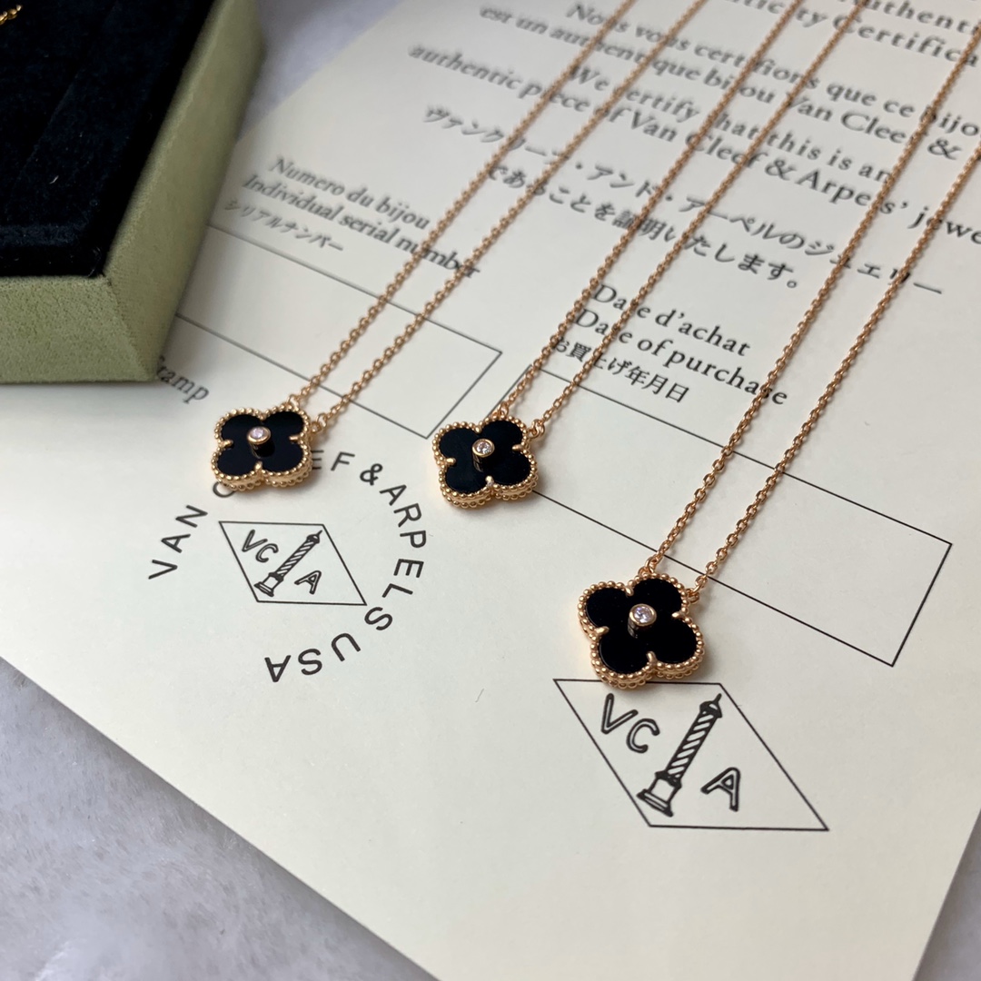 Alhambra Black Onyx 1 motif Necklace with Diamond
