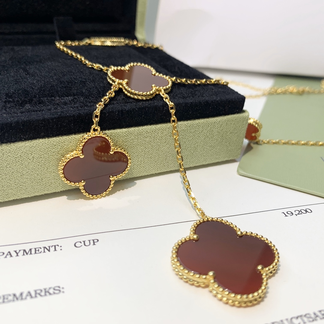 Alhambra Carnelian 6 motifs Necklace