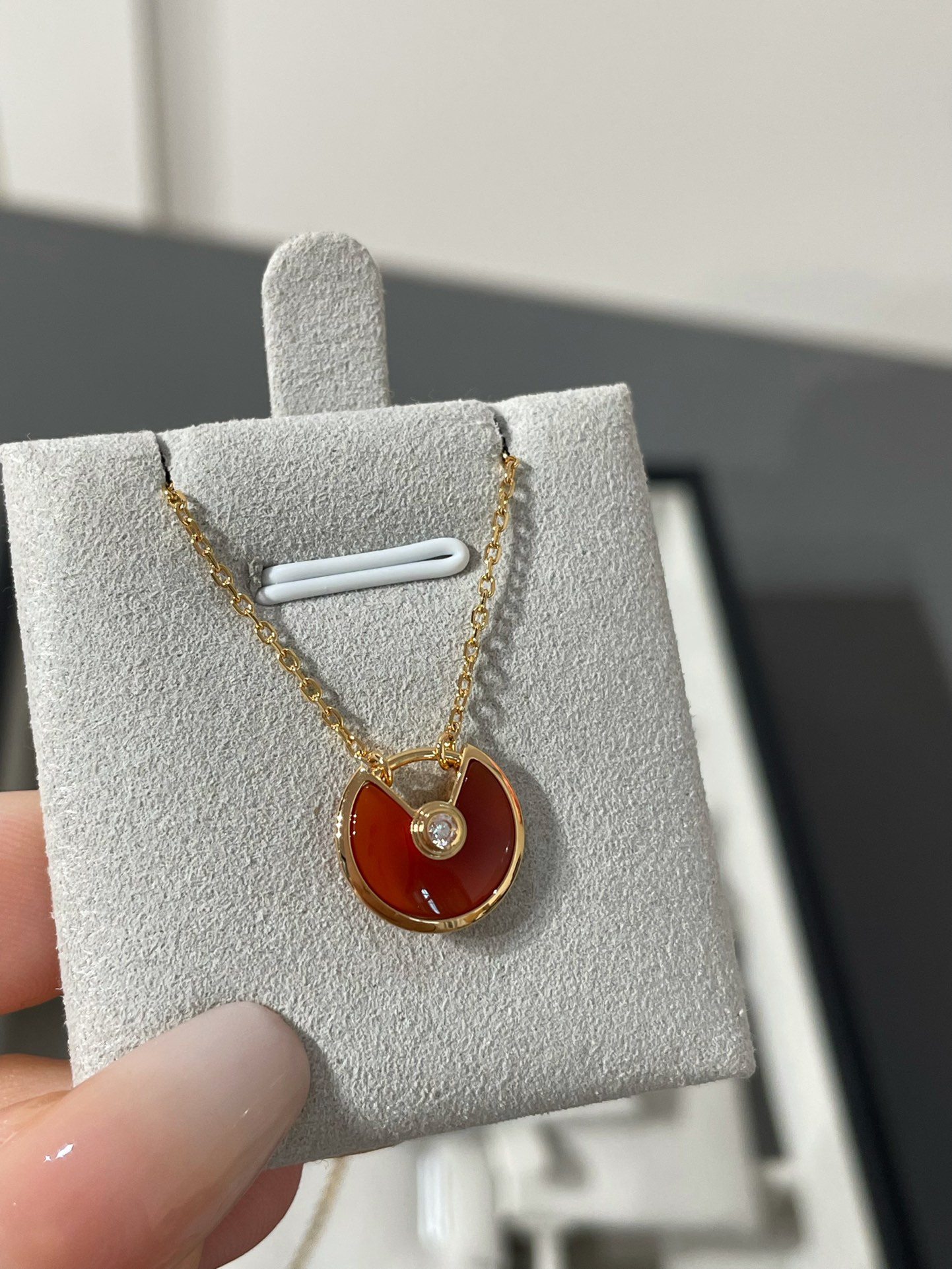 amulette de Ca*t*er necklaces