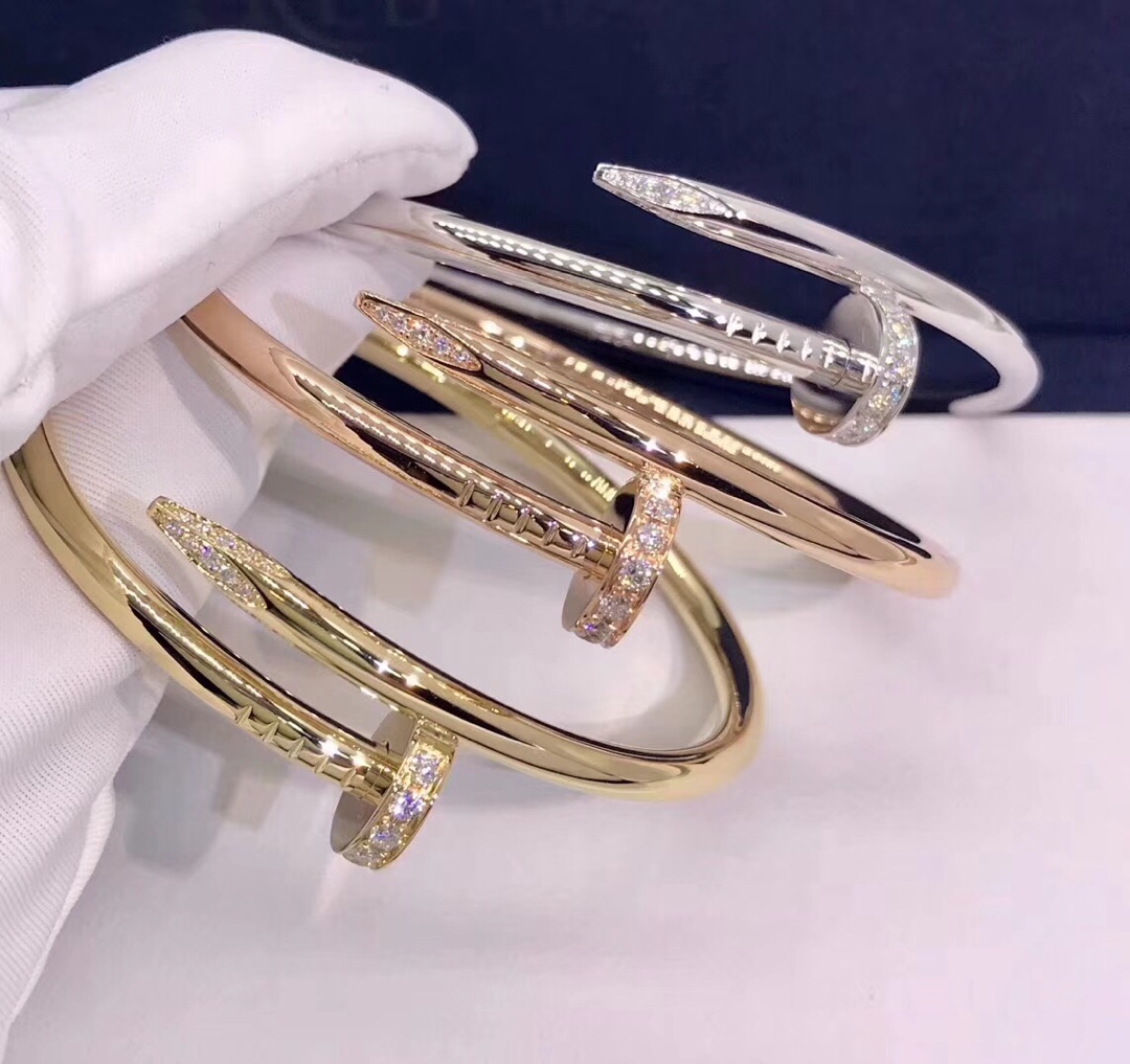 Juste un Clou Nail Bracelet head and tail with diamonds