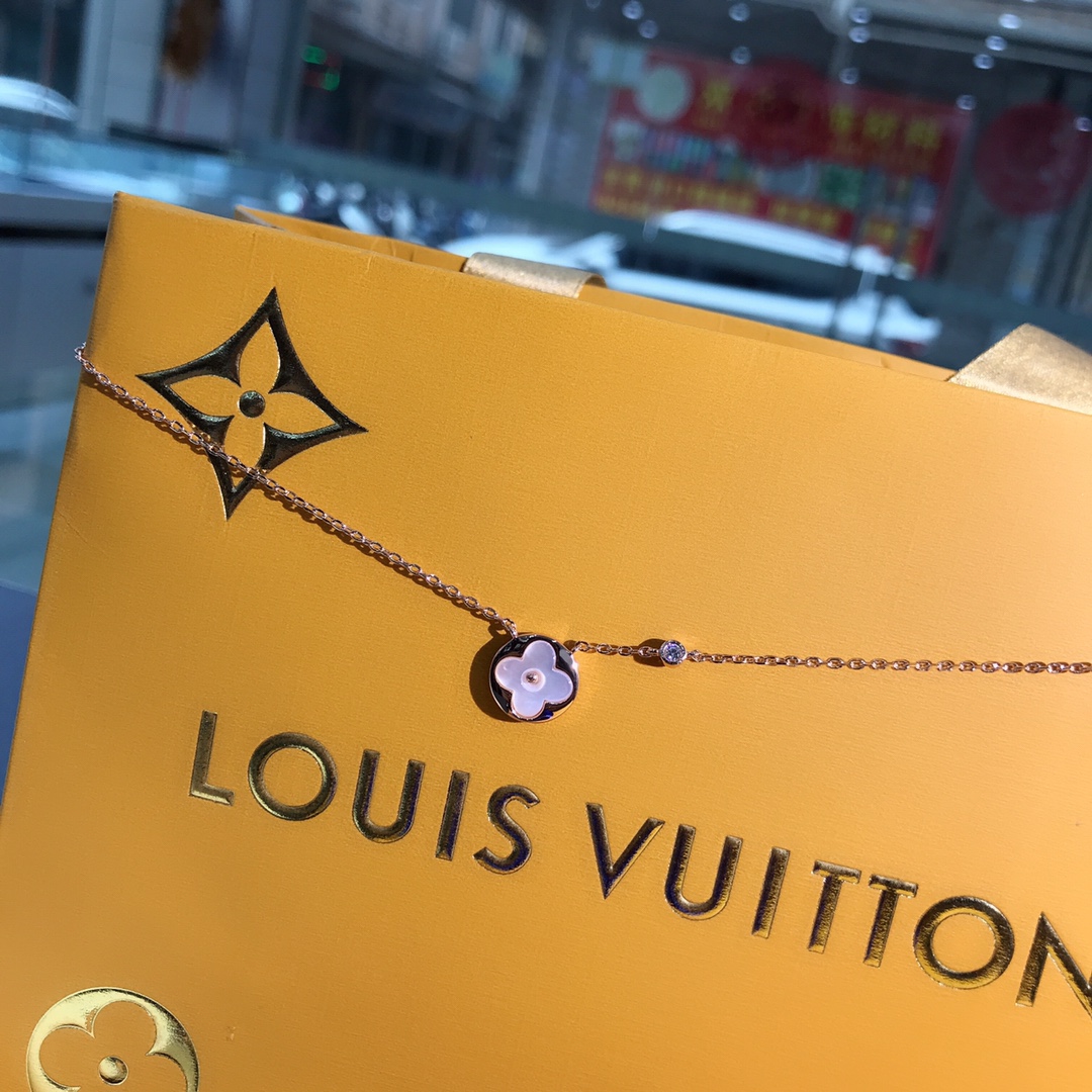 Round Four Leaf Clover Necklace Pink Flower