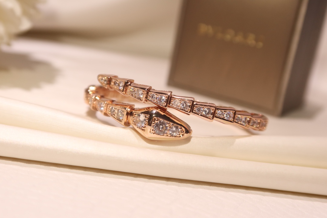 Serpenti Single Snake Shape Bracelet Full Diamonds