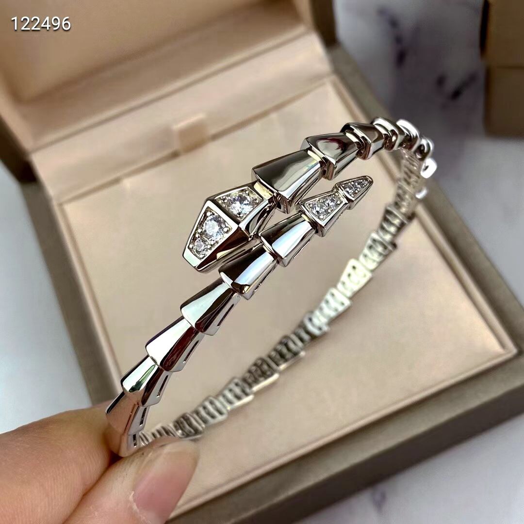 Serpenti Single Snake Shape Ring with Diamonds