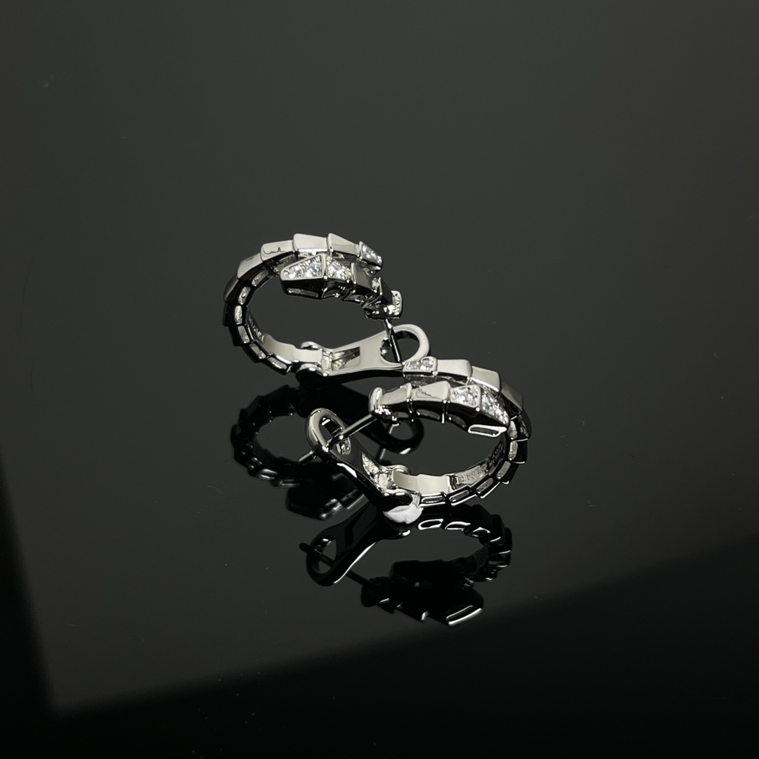 Serpenti Earrings with Diamonds