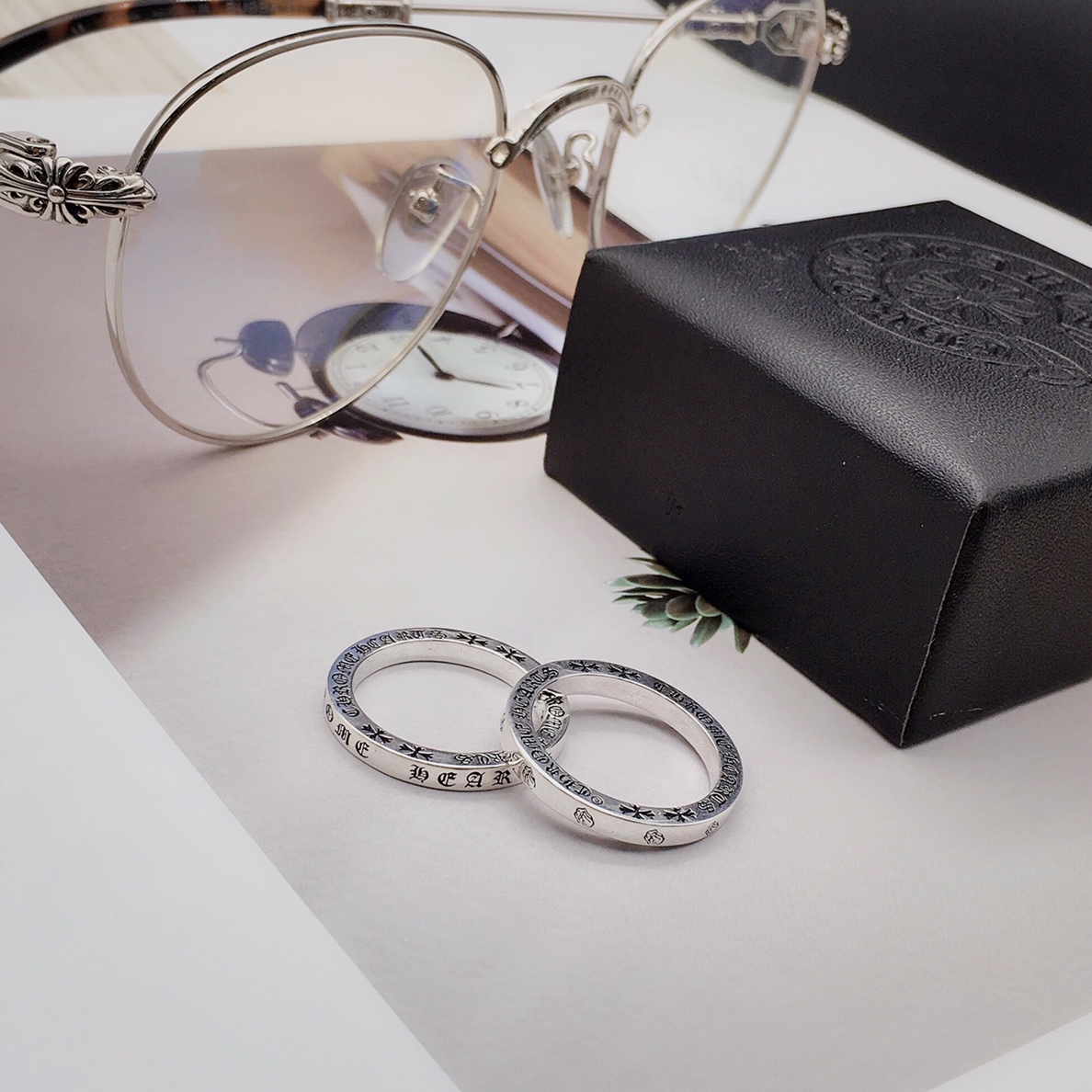 Tongue Letter Thin Ring