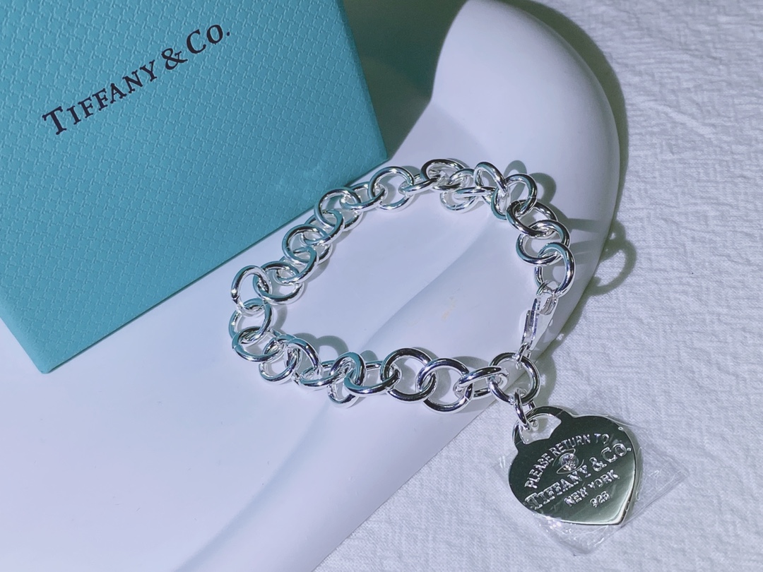 Heart Tag Bracelet with Diamonds