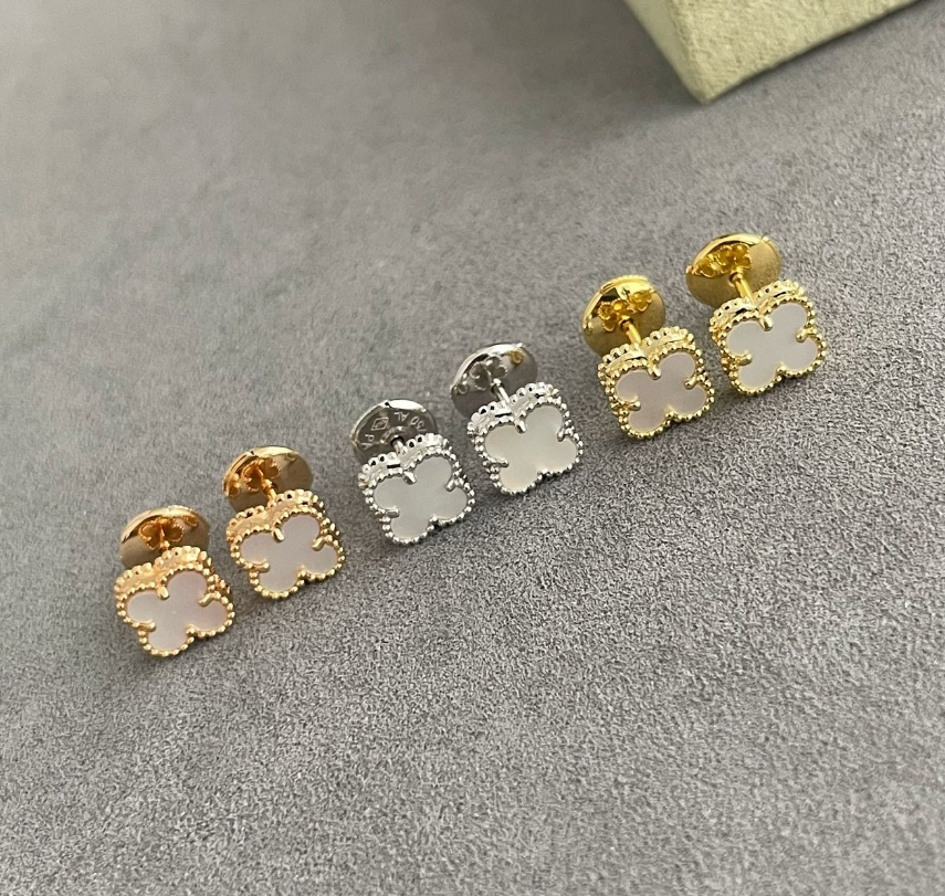 Sweet Alhambra 1 Motif Studs Collections