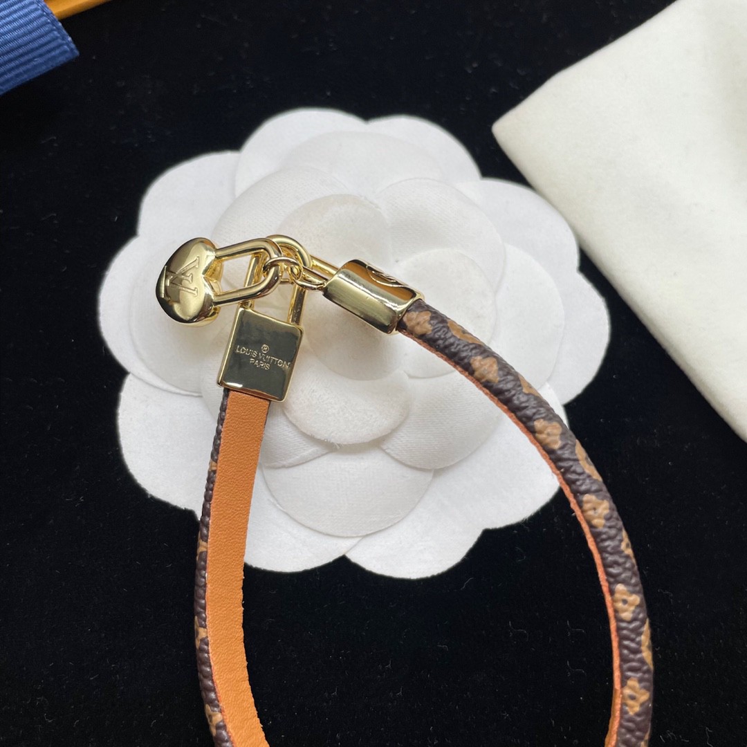 Lock Leather Bracelet
