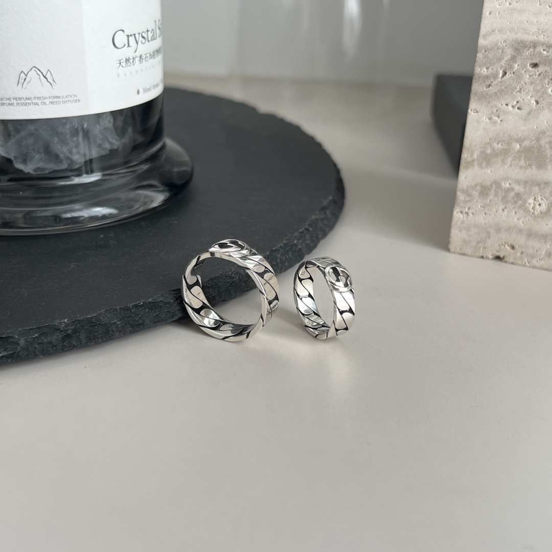 Interlocking G Ring