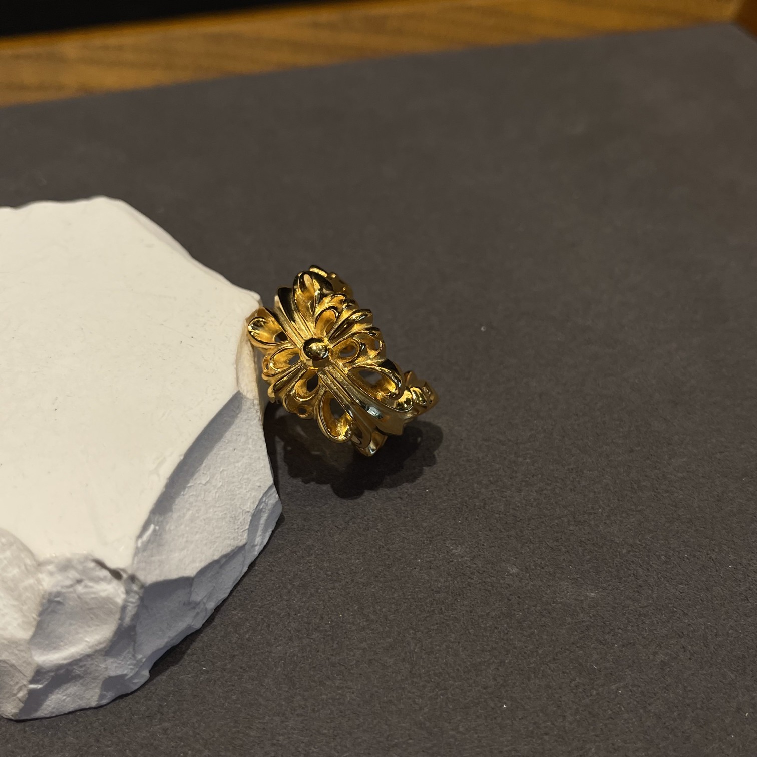 Gold and stone fleur-de-lis Ring