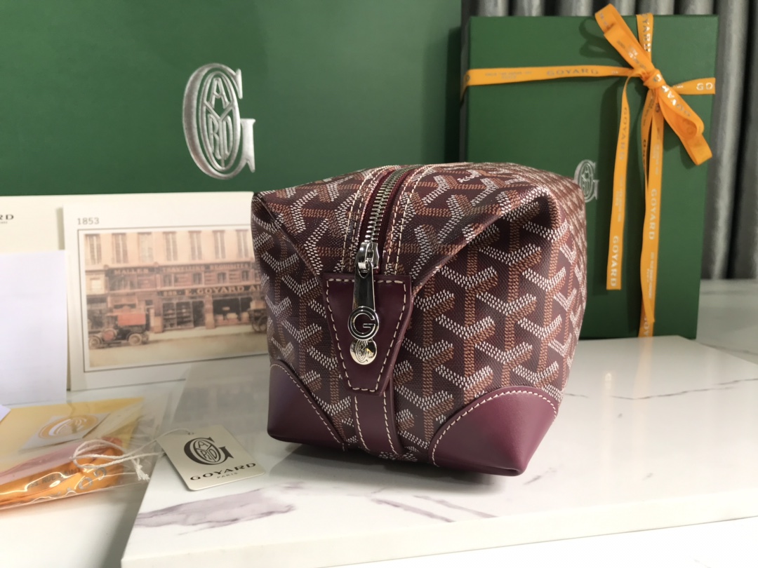 Go*ard cosmetic bag dark red