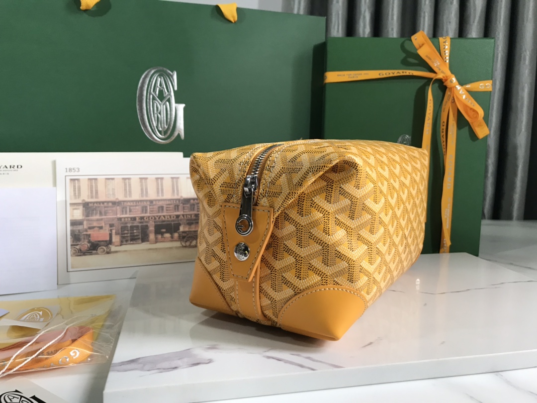 Go*ard cosmetic bag yellow