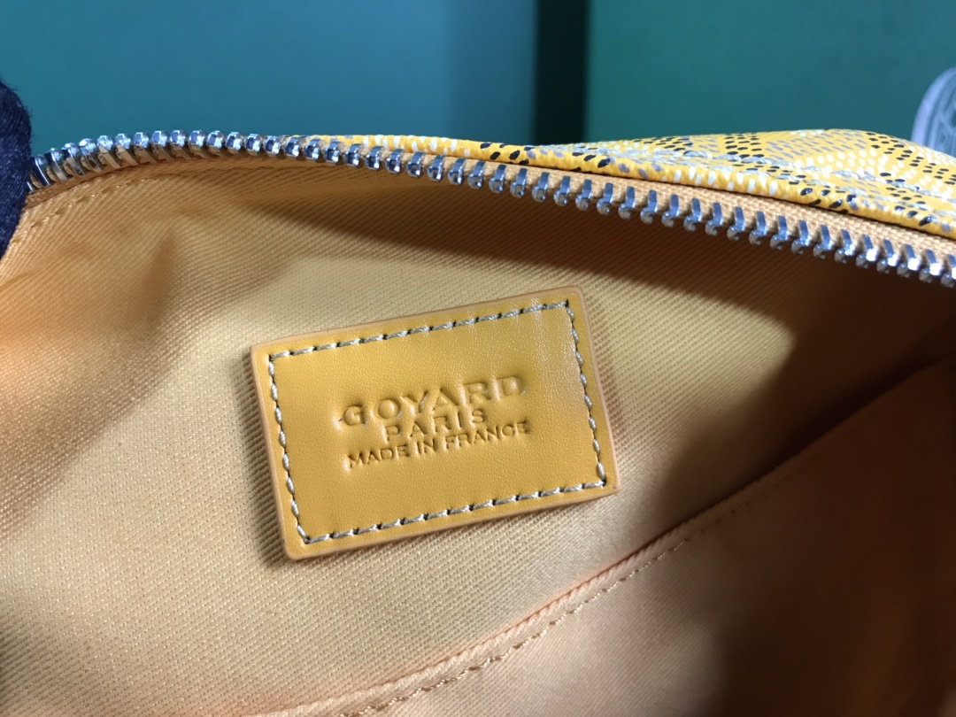 Go*ard cosmetic bag yellow