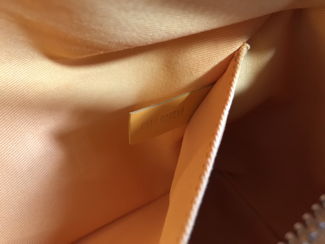 Go*ard cosmetic bag yellow