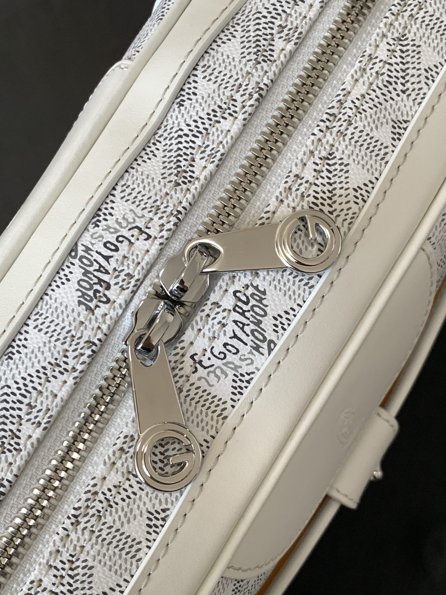 Go*ard vintage bag white