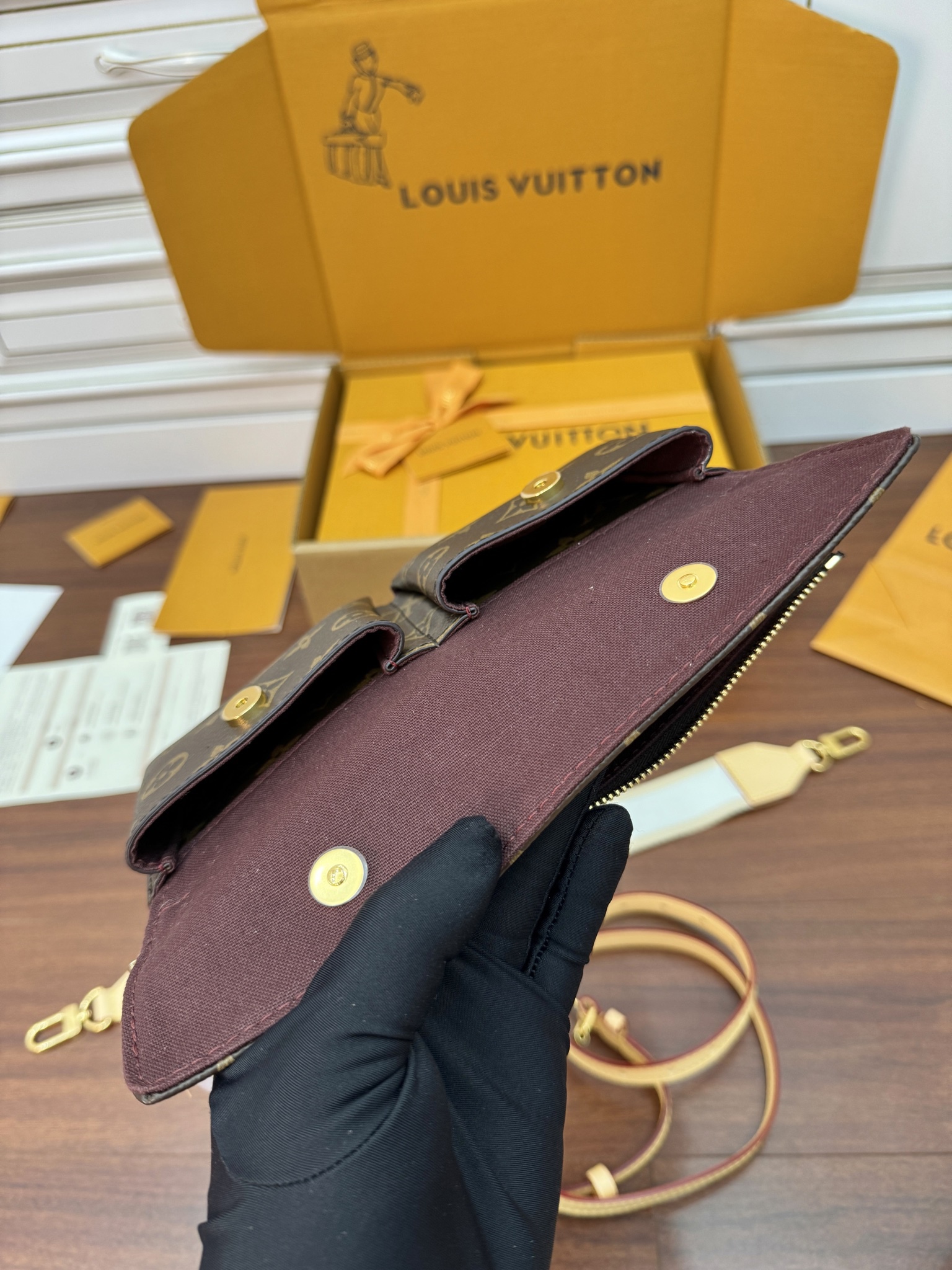 LV Bag 19