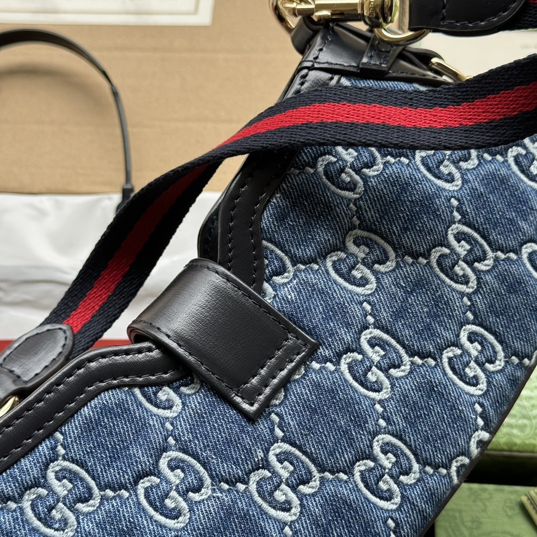 G*u*i moon side bag