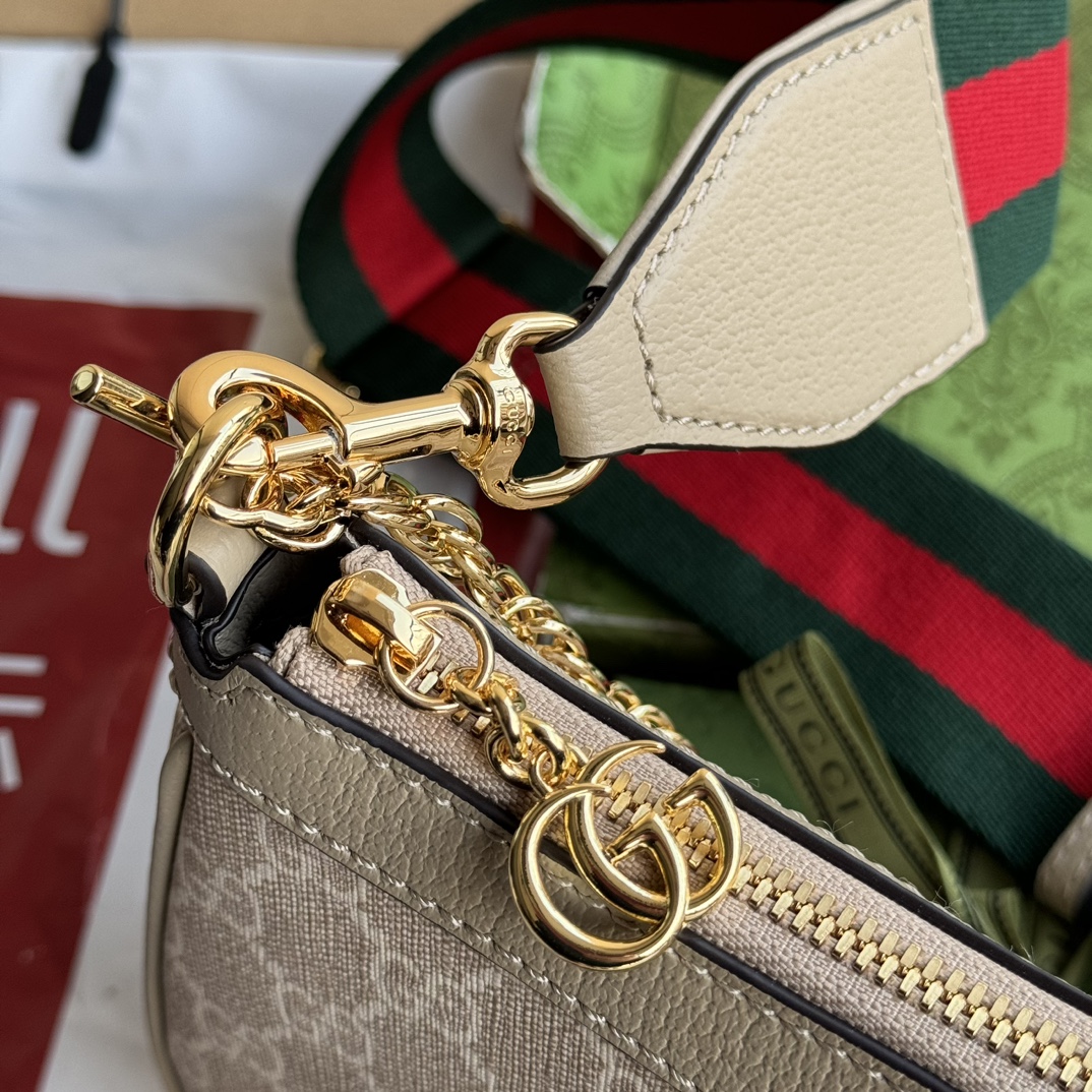 GG Diamond Quilted Pattern Bag