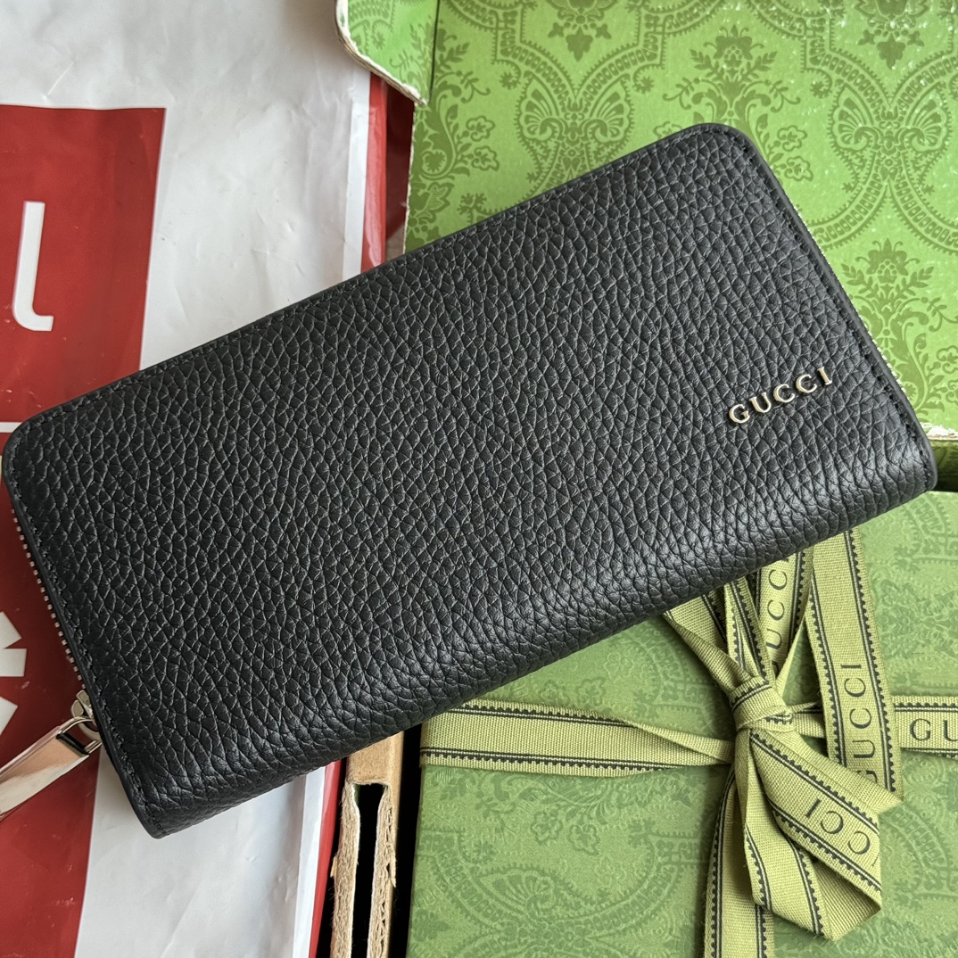 G*u*i logo wallet