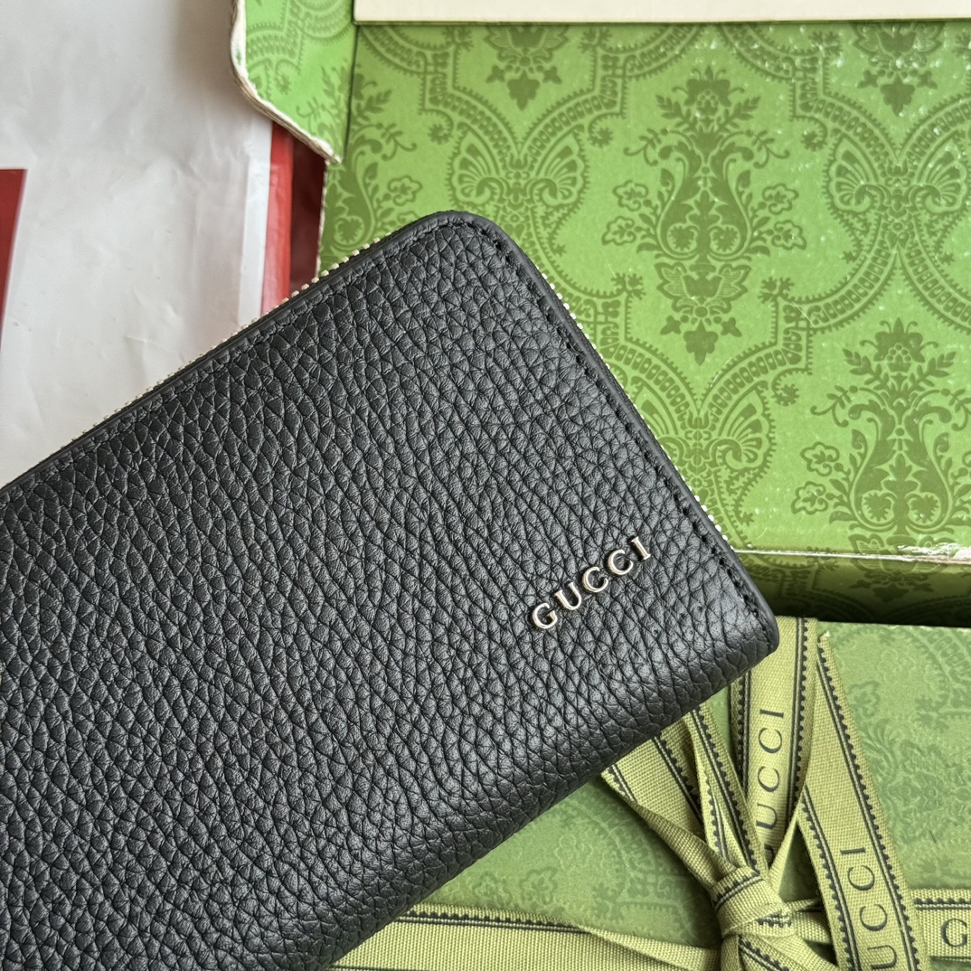 G*u*i logo wallet