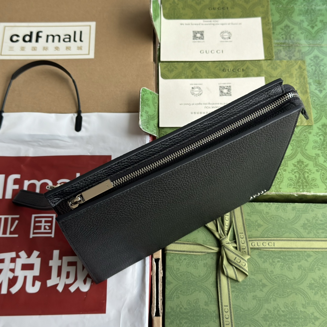 G*u*i logo bag