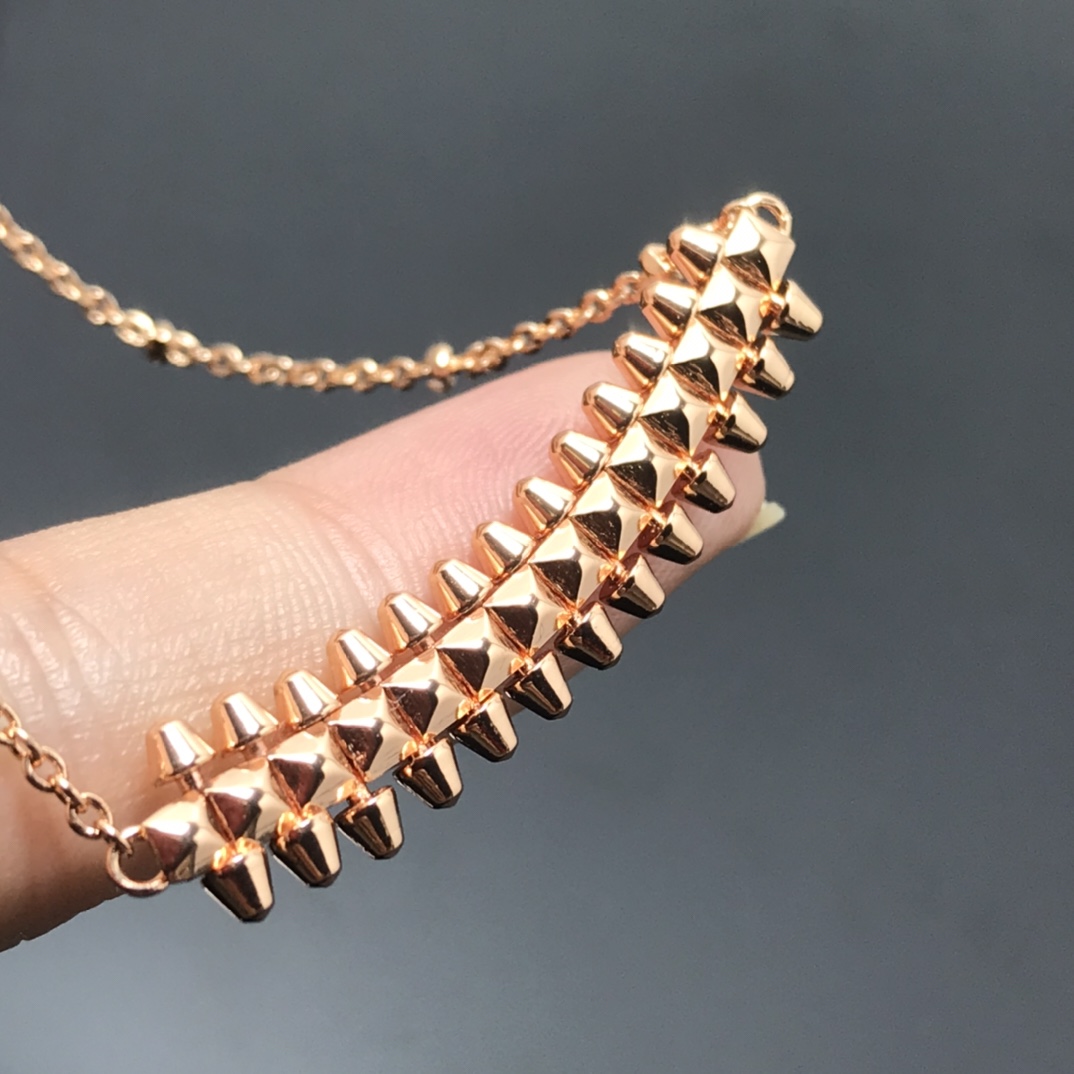 clash de Ca*t*er necklace