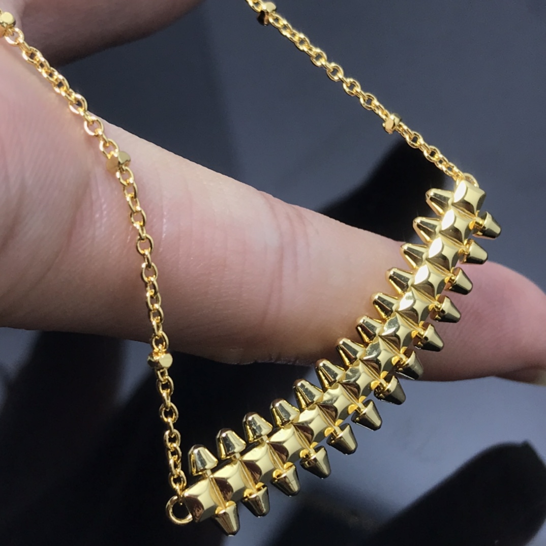 clash de Ca*t*er necklace