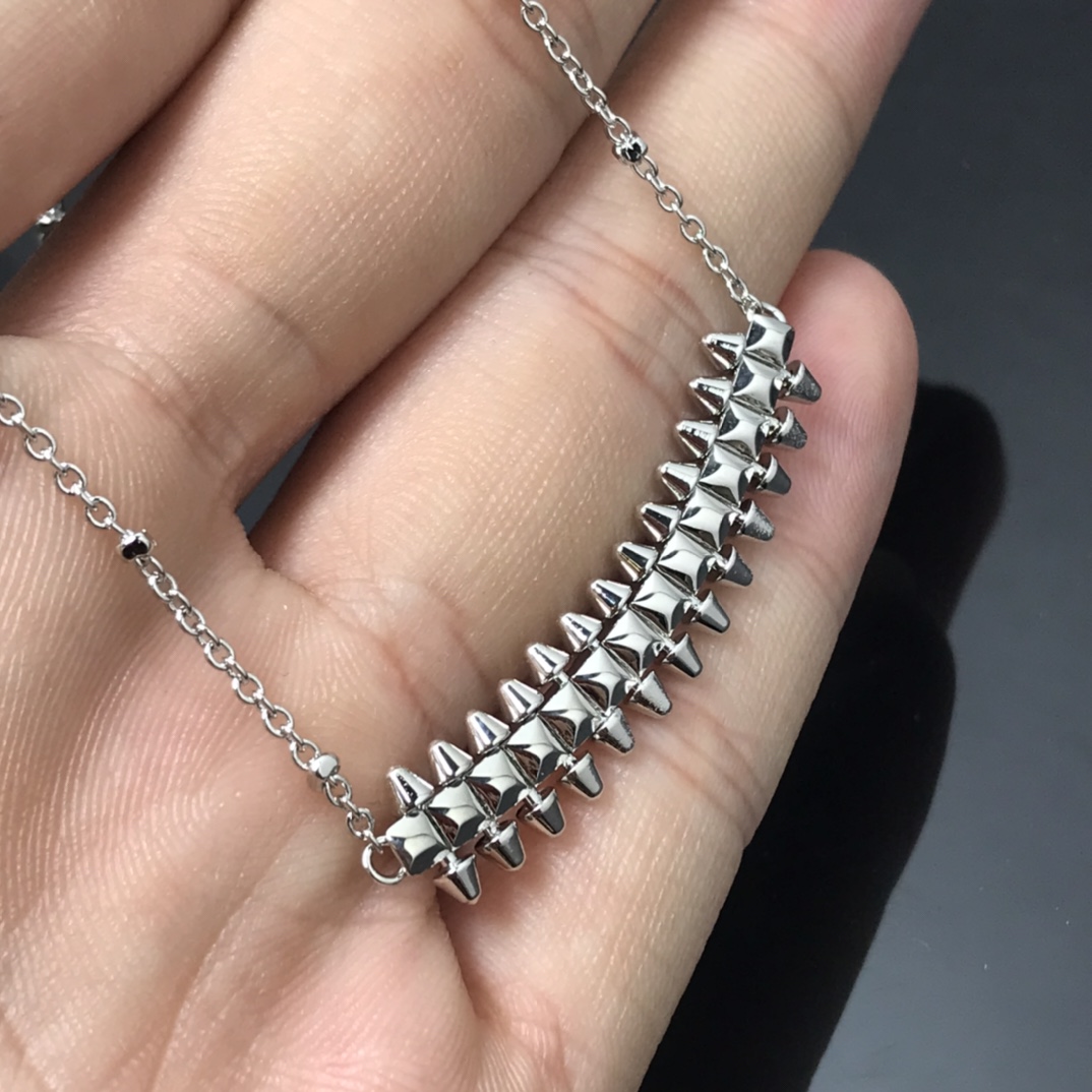 clash de Ca*t*er necklace