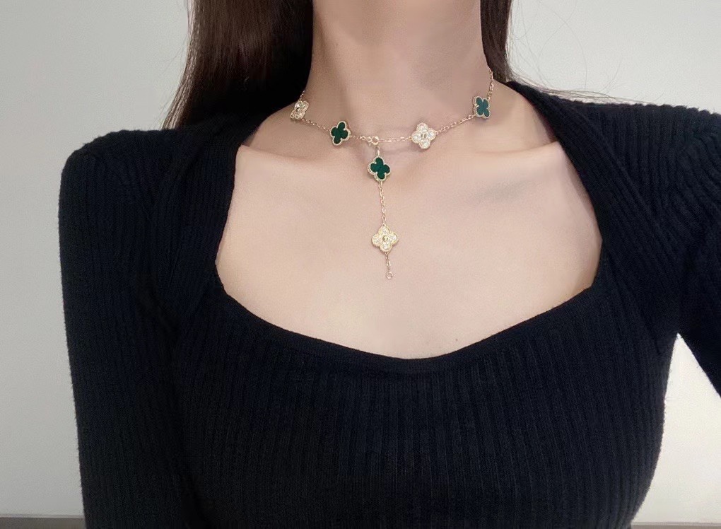 10 Motif Malachite Necklace with Diamonds