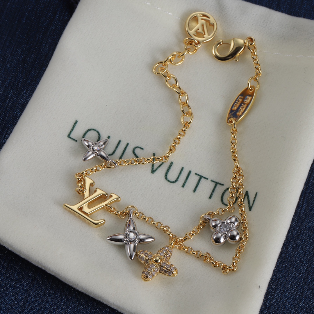 Alphabet 4 Flower Bracelet with Diamonds