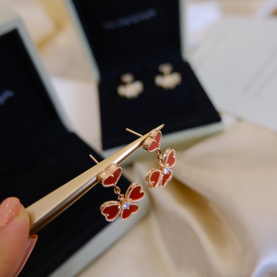 Sweet Alhambra Heart Earrings