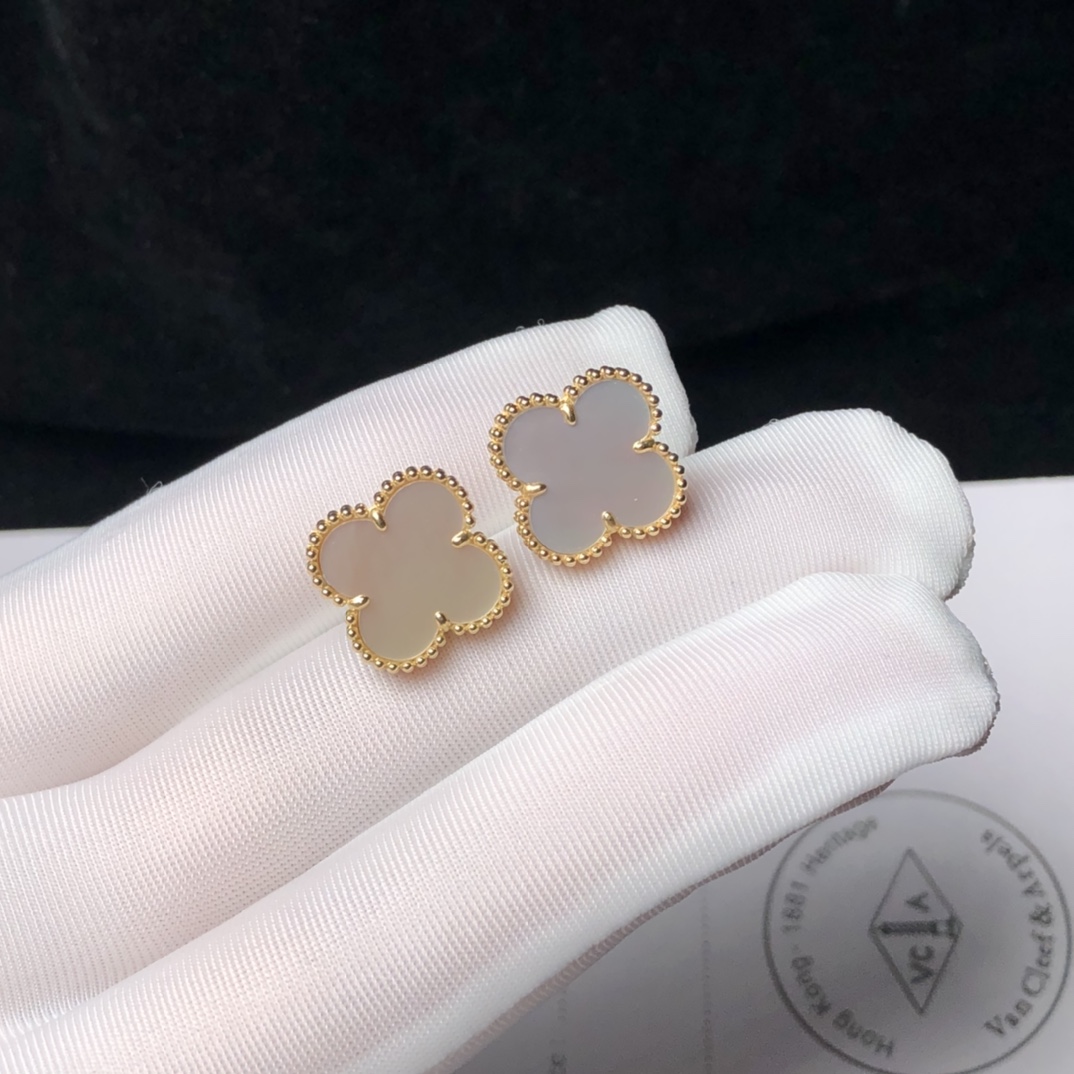 Sweet Alhambra Mother-of-Pearl Earrings