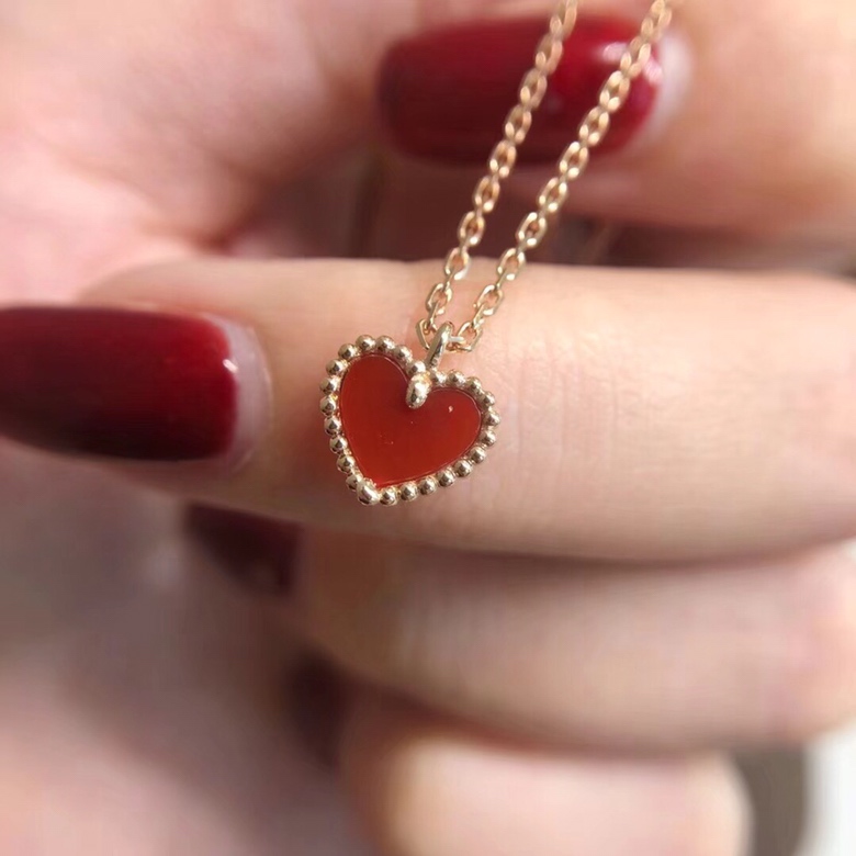 Sweet Alhambra Heart Necklace