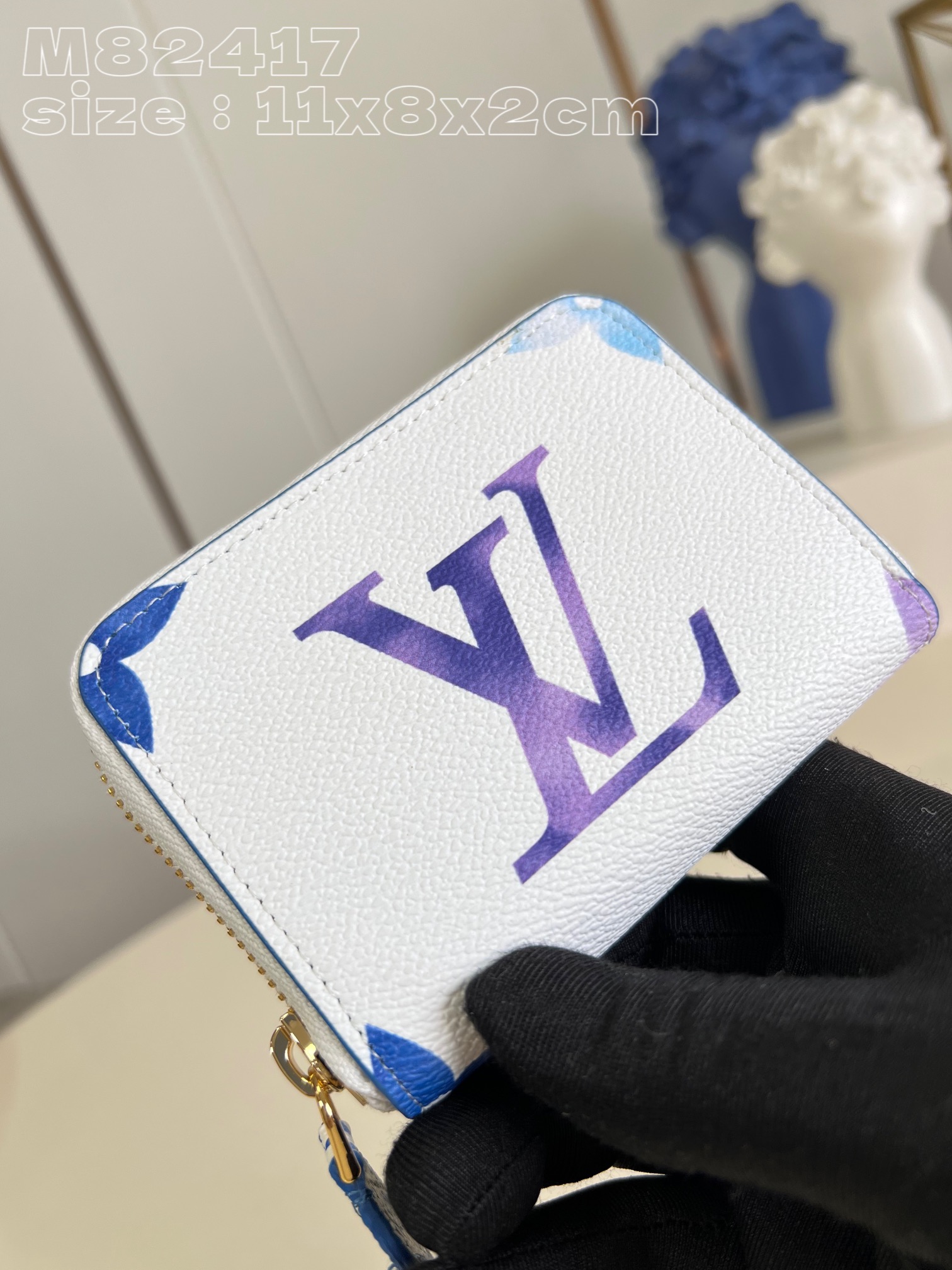 l0*is V*t0n m82417, the new special edition zippy zipper bag from the resort collection