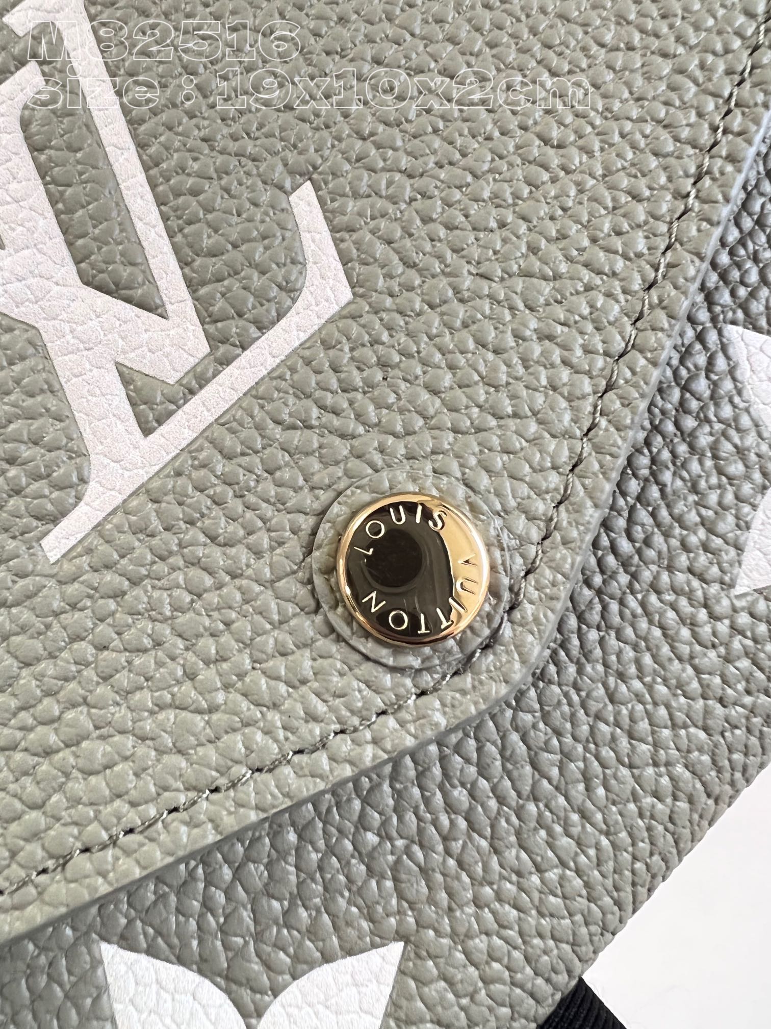 l0*is V*t0n m82516 green the l0*is V*t0n sarah bag is crafted in colorful monogram empreinte
