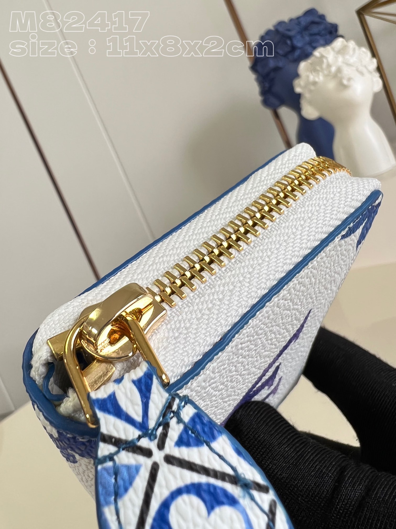 l0*is V*t0n m82417, the new special edition zippy zipper bag from the resort collection