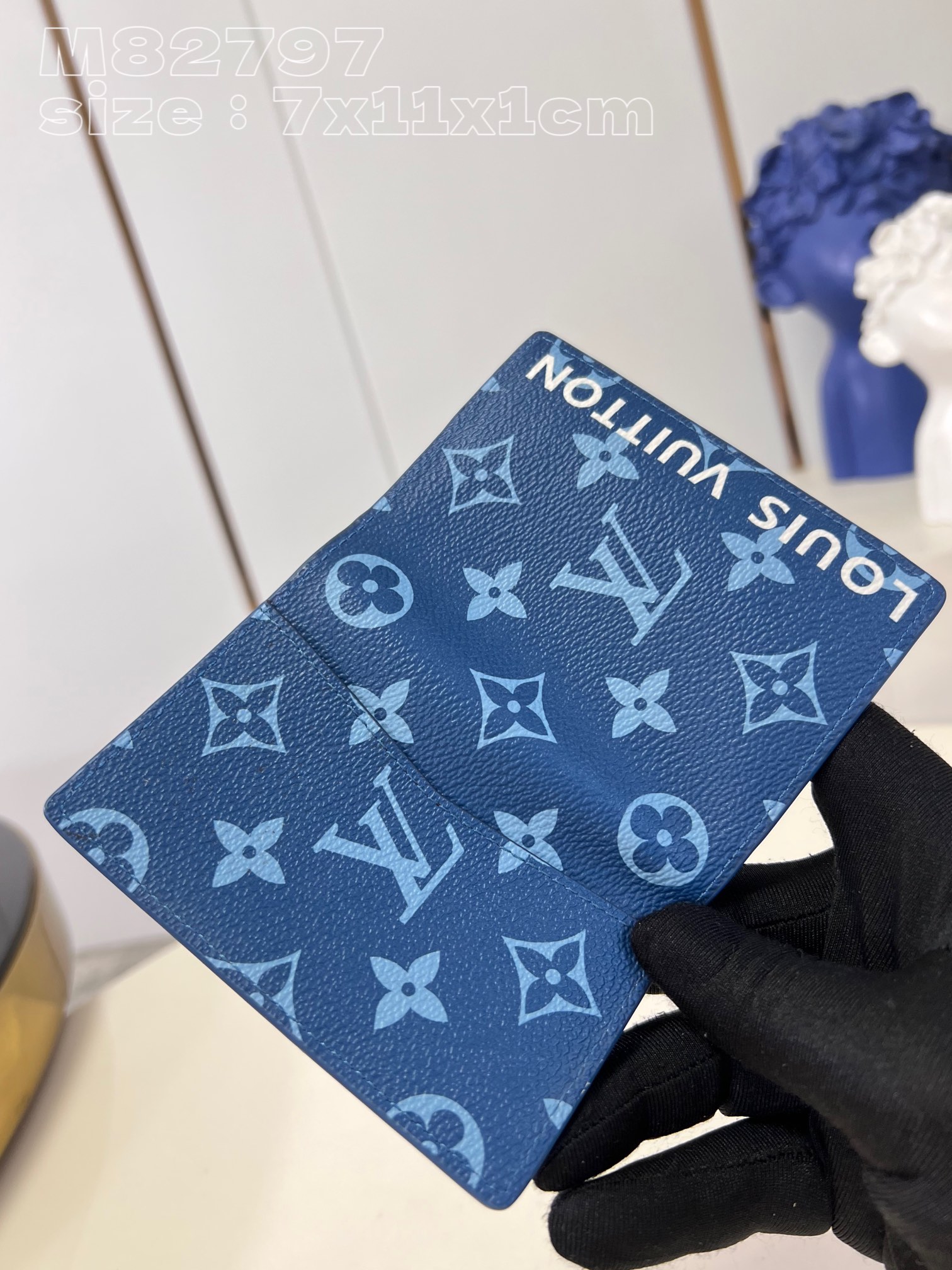 l0*is V*t0n m82797 blue m82796 pocket wallet in monogram-coated canvas with a color-blocked