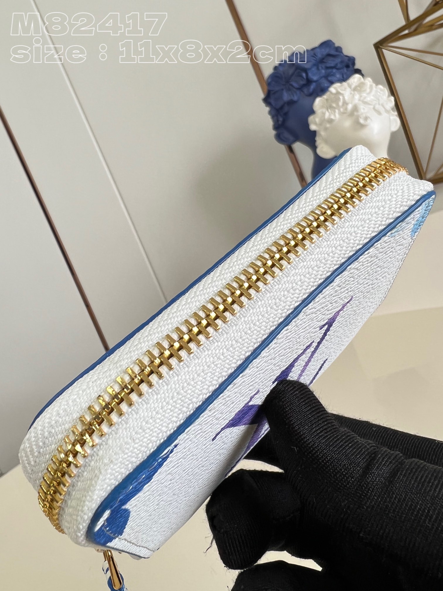 l0*is V*t0n m82417, the new special edition zippy zipper bag from the resort collection