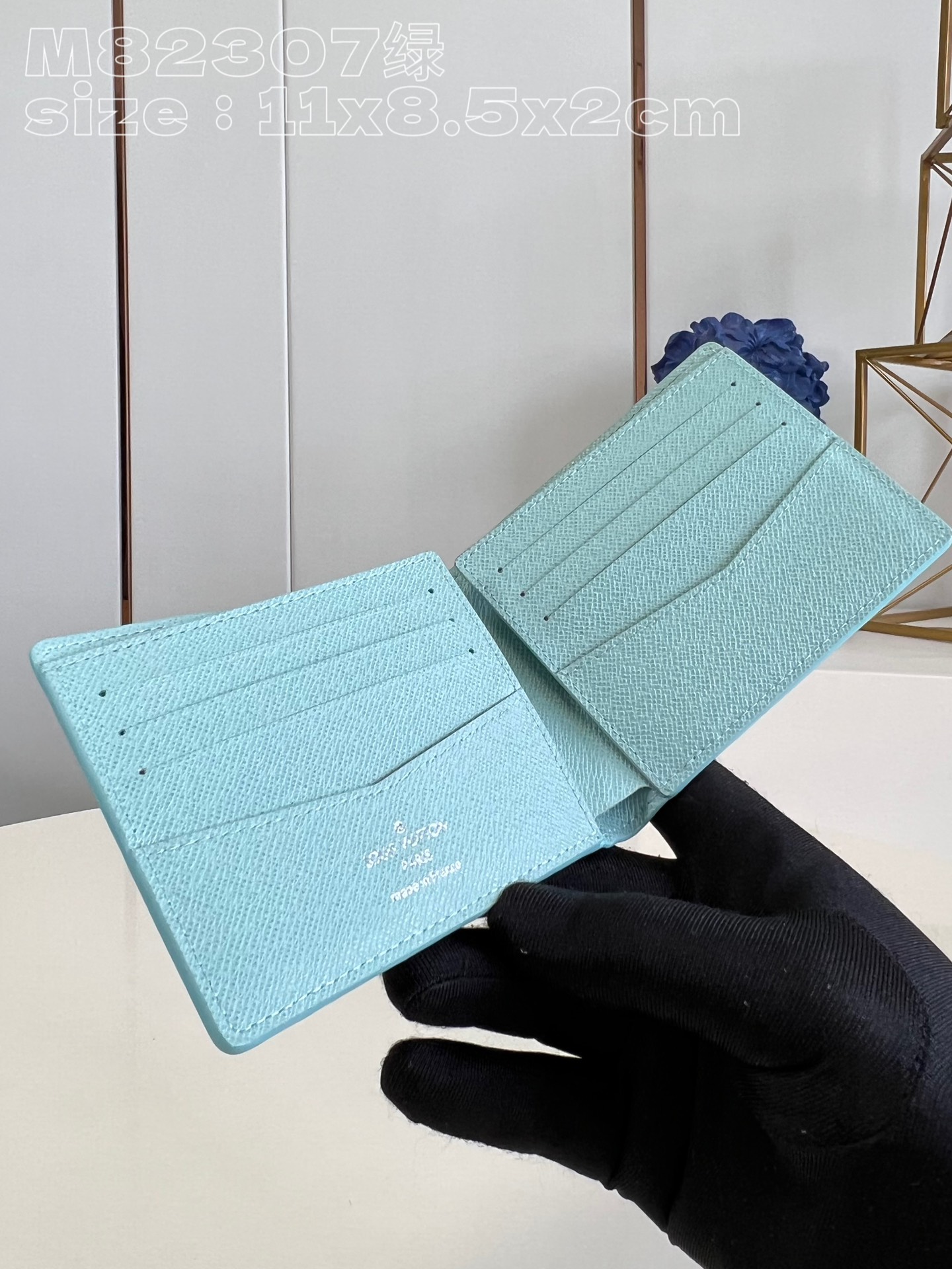 l0*is V*t0n m82307 green slender bag is made of clean monogram aquagarden canvas