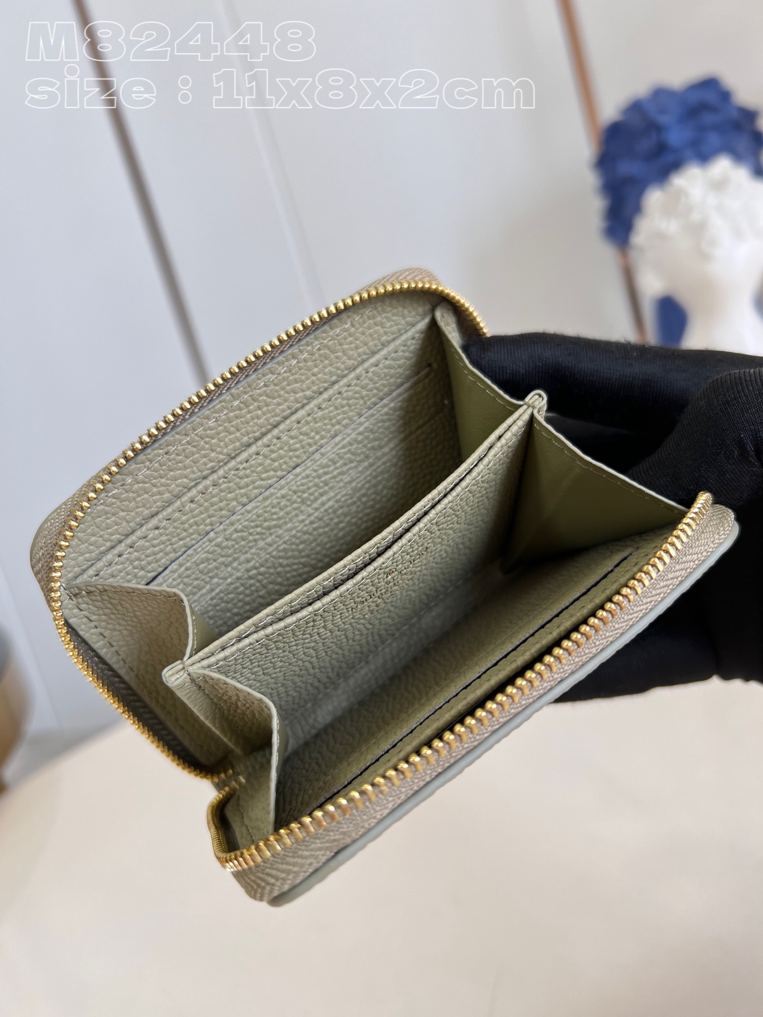 l0*is V*t0n m82448 green zippy bag in monogram empreinte grained leather with monogram pattern in