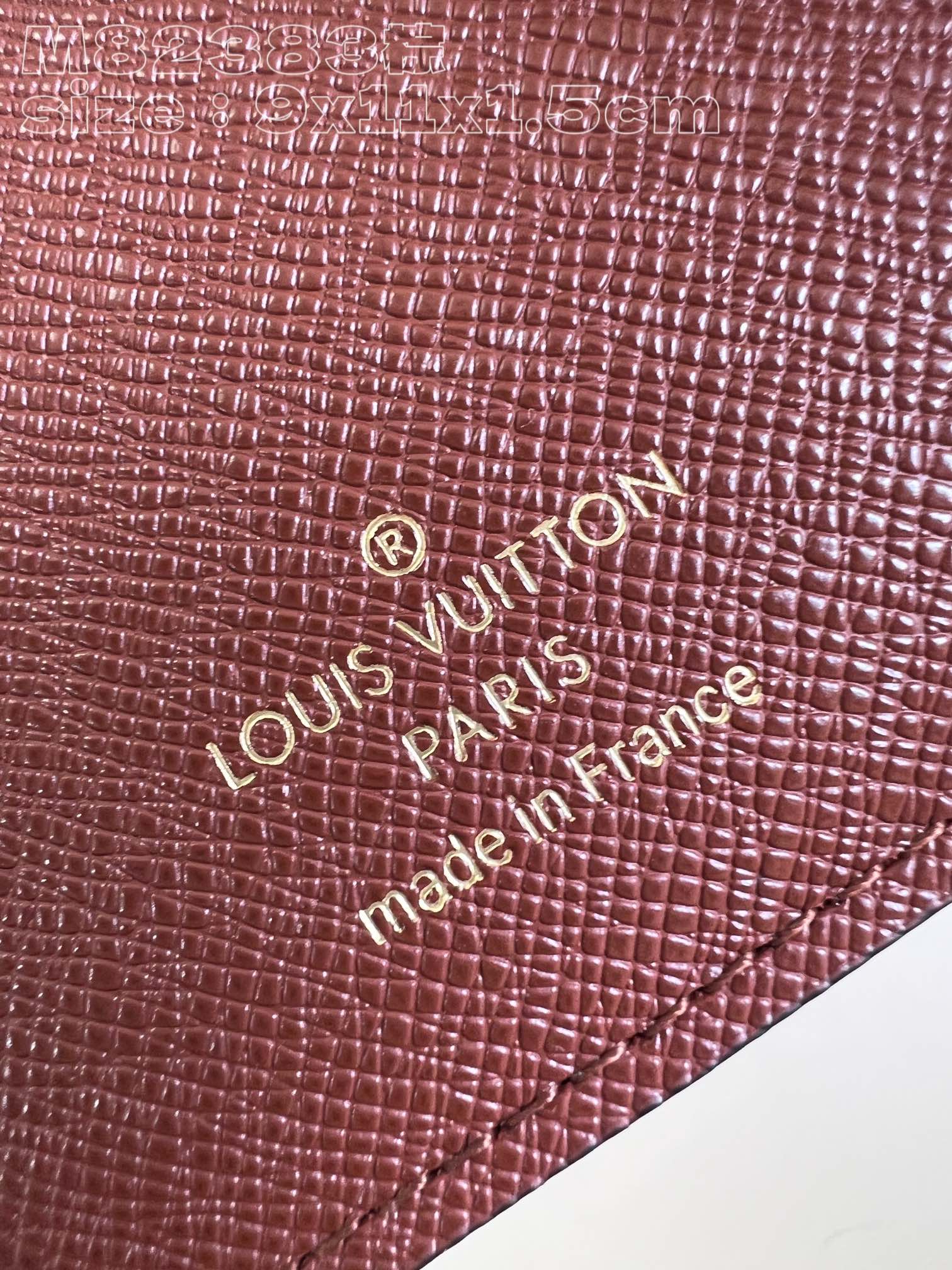 l0*is V*t0n m82415 brown portefeuille lisa is made of monogram canvas and lined with colored