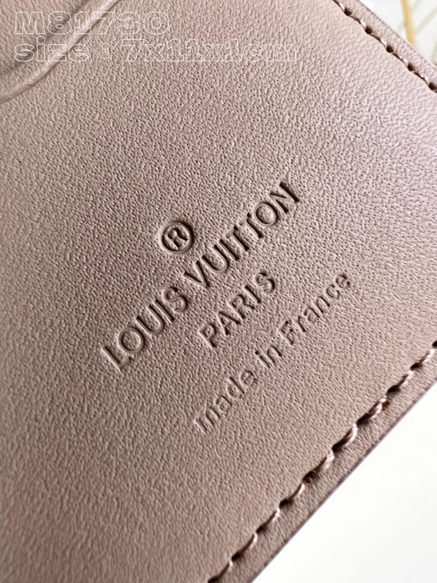 l0*is V*t0n m81730 apricot l0*is V*t0n bag is made of soft cowhide dyed in a sea color with