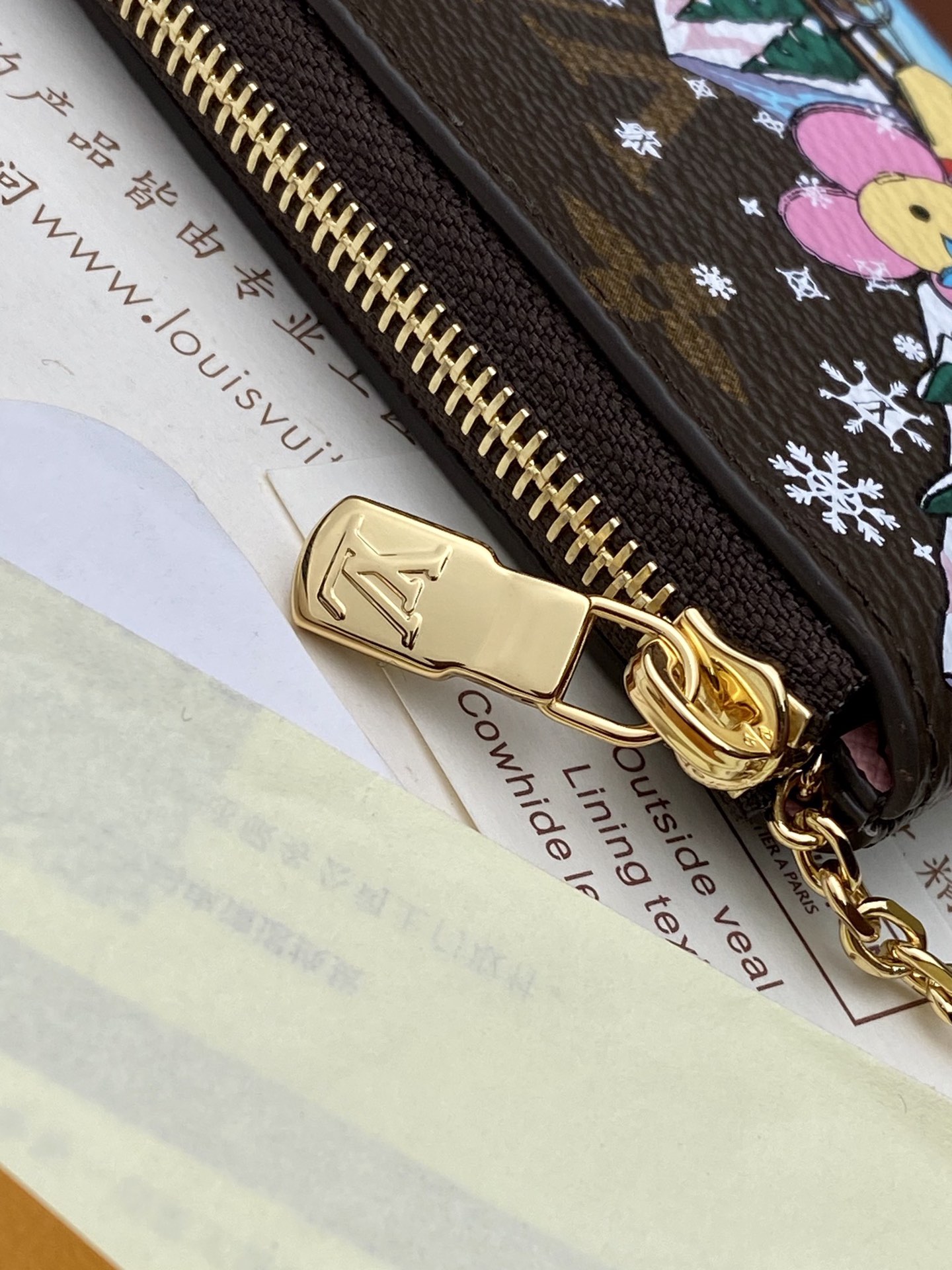 l0*is V*t0n christmas model m82620 old flower! reminiscent of a sunny beach day