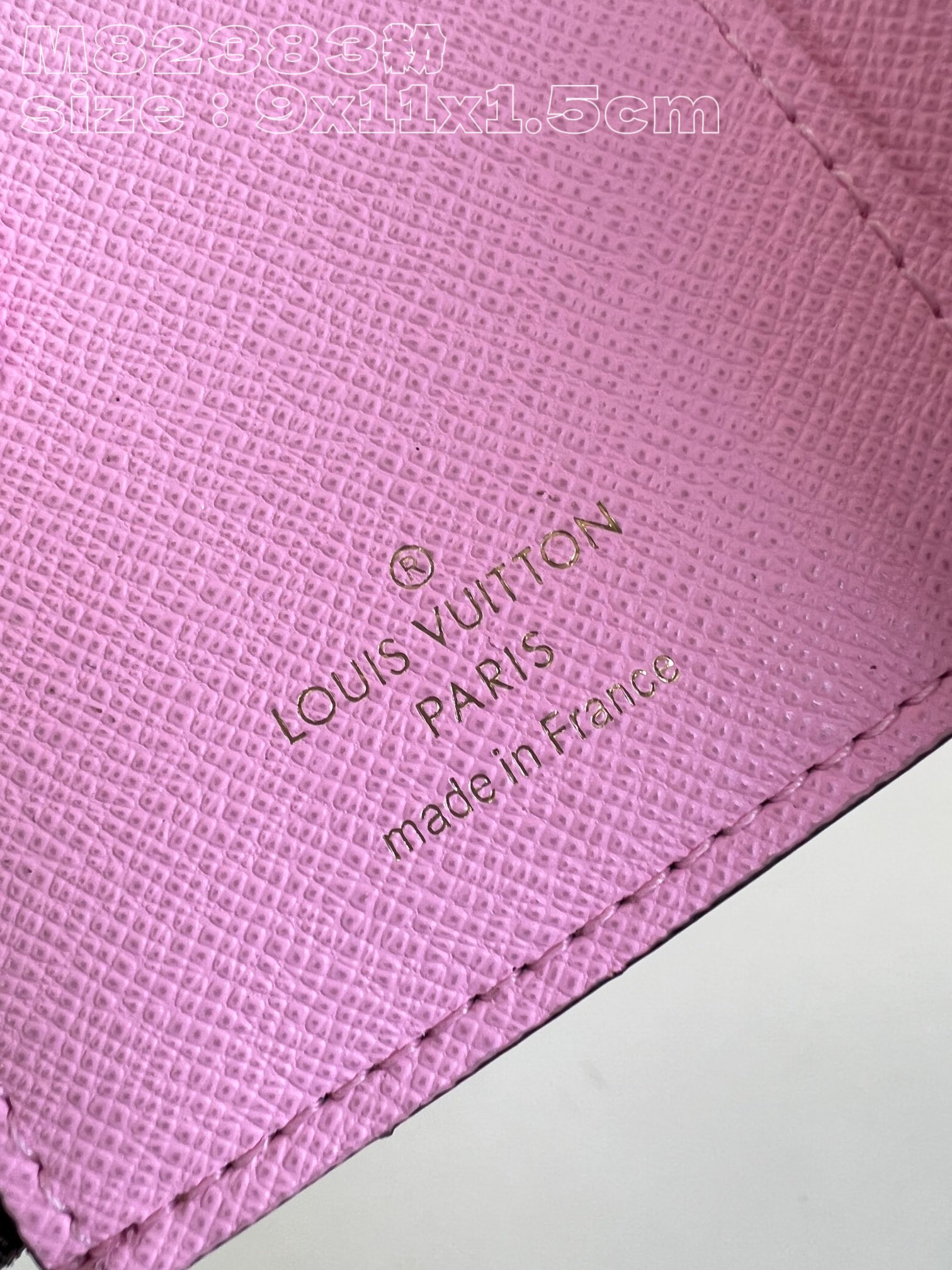 l0*is V*t0n m82383 pink portefeuille lisa is made of monogram canvas and lined with colorful